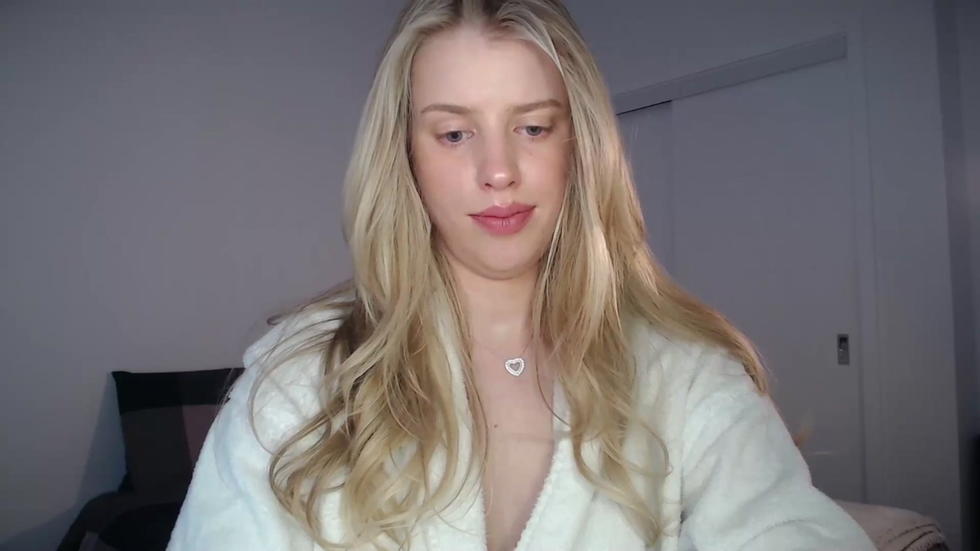 Gallery image thumbnail from LIONESS_1's myfreecams stream on, 04/18/2026, 18:24 image 17 of 20