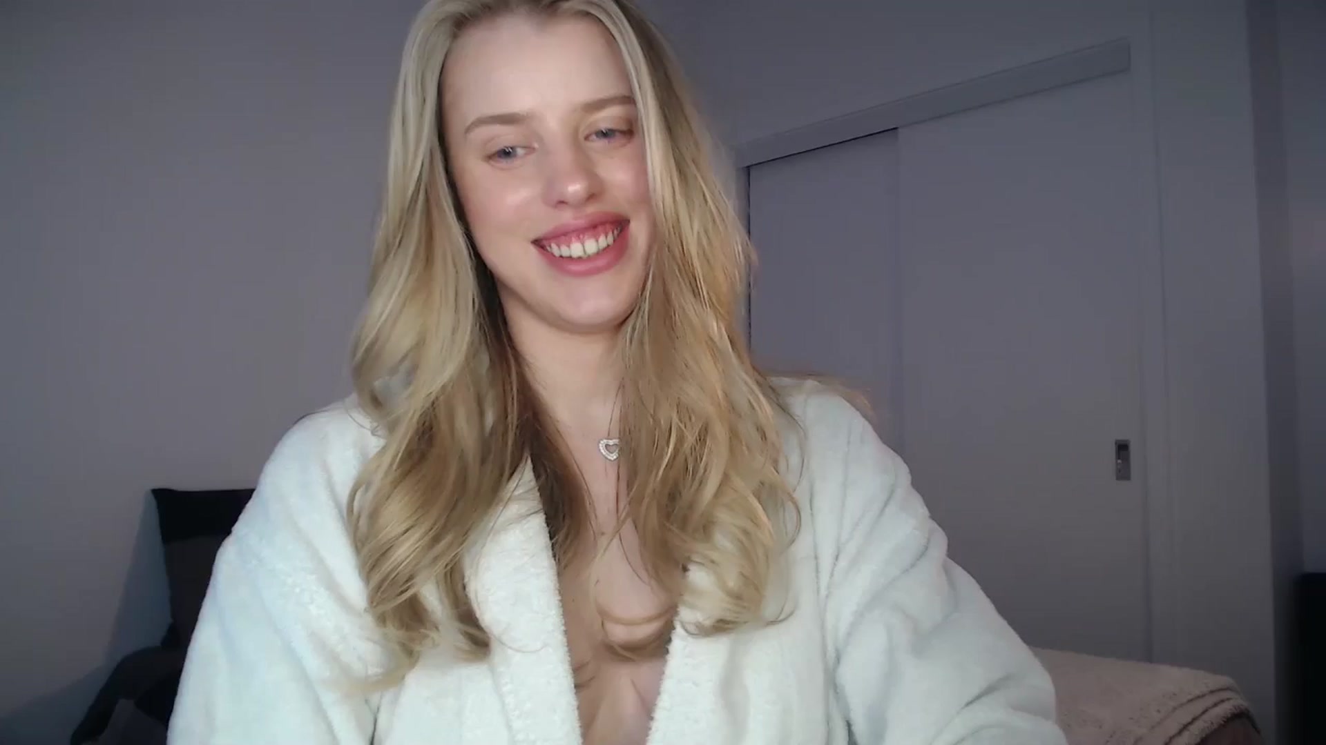 Gallery image thumbnail from LIONESS_1's myfreecams stream on, 04/18/2026, 18:24 image 7 of 20