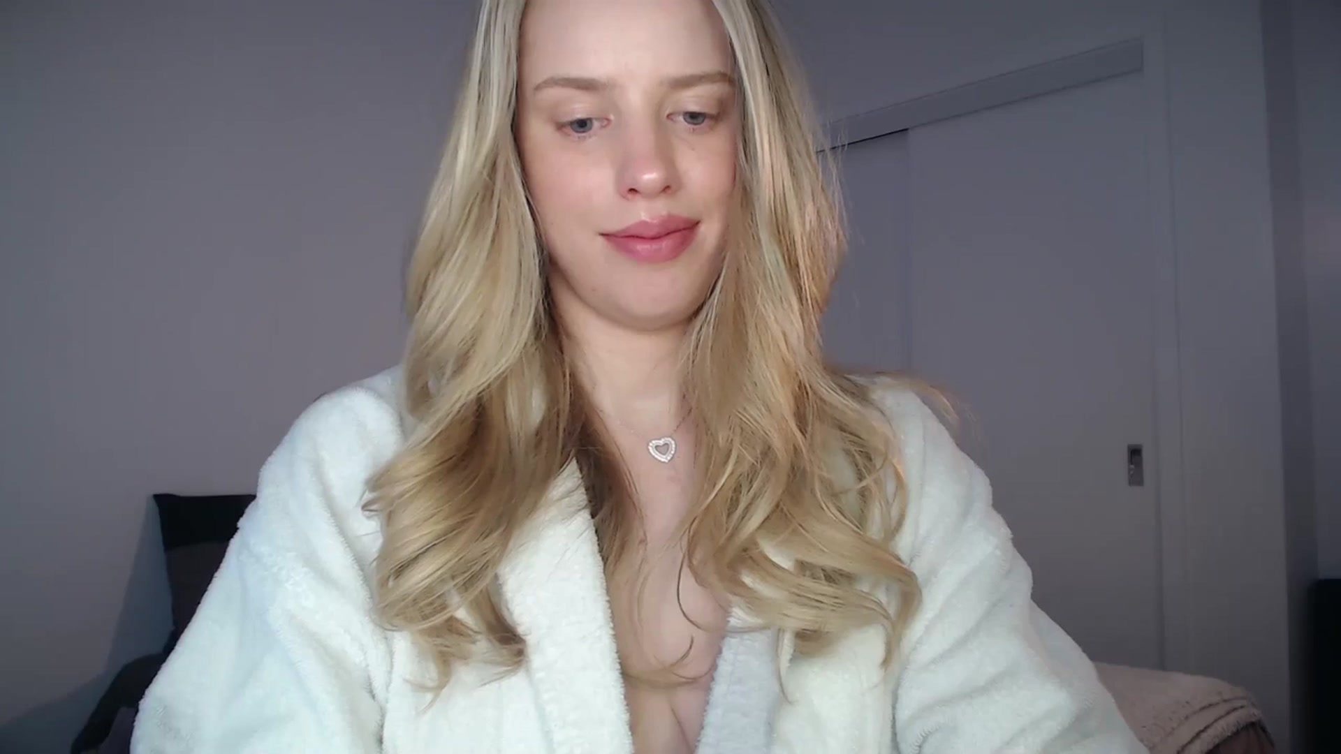 Gallery image thumbnail from LIONESS_1's myfreecams stream on, 04/18/2026, 18:24 image 9 of 20