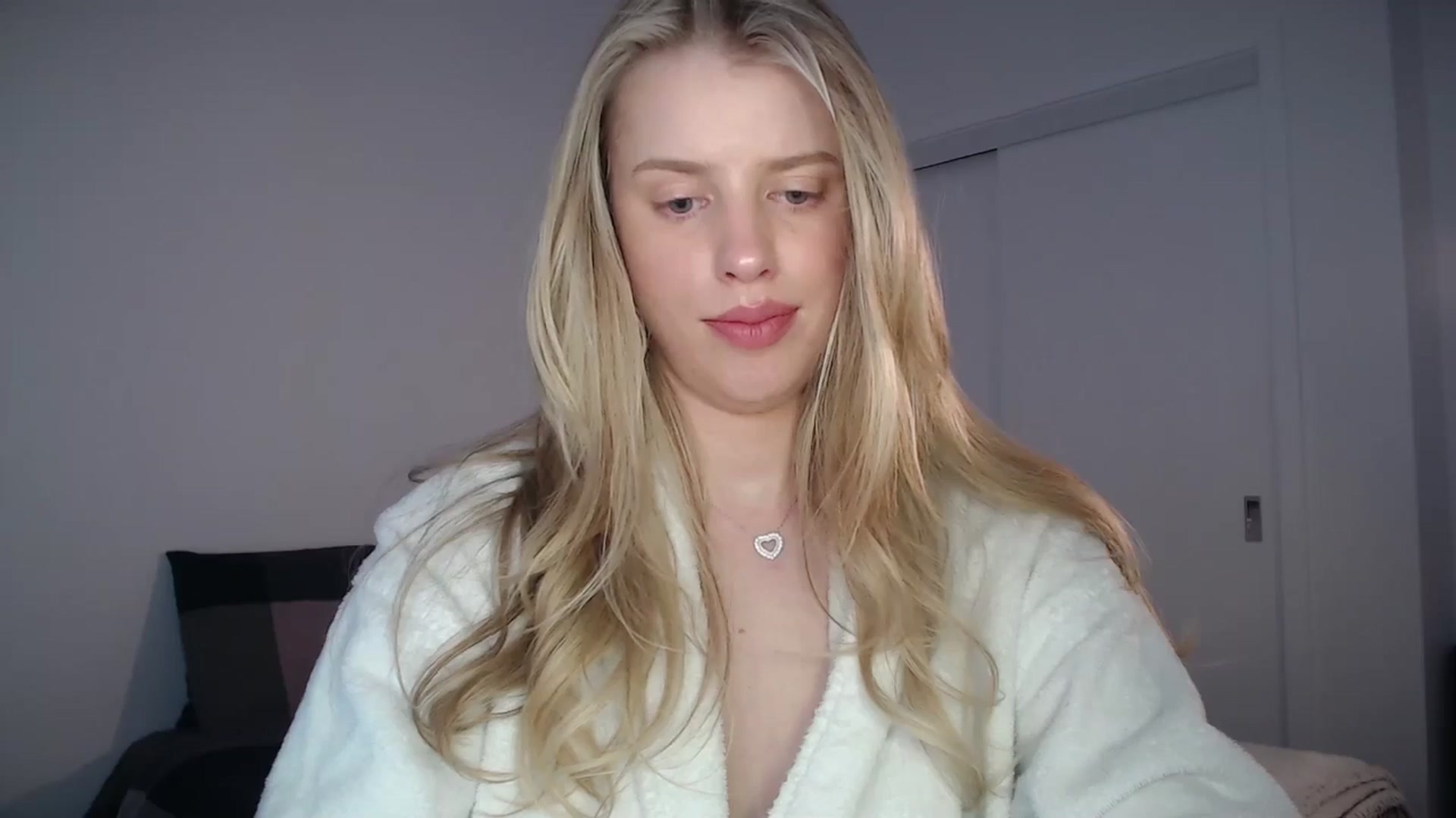 Gallery image thumbnail from LIONESS_1's myfreecams stream on, 04/18/2026, 18:24 image 19 of 20