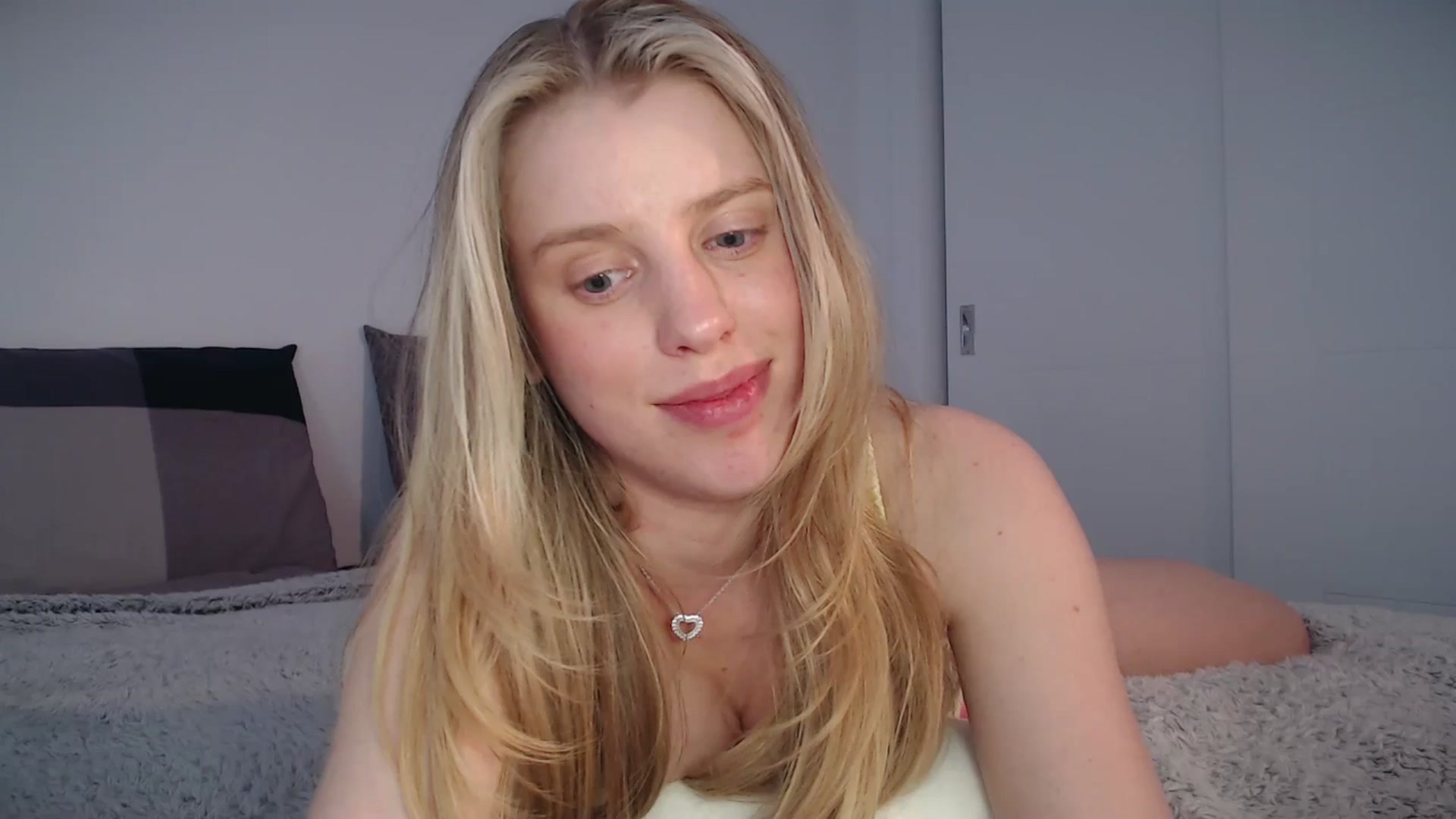 Gallery image thumbnail from LIONESS_1's myfreecams stream on, 04/25/2026, 23:51 image 10 of 20