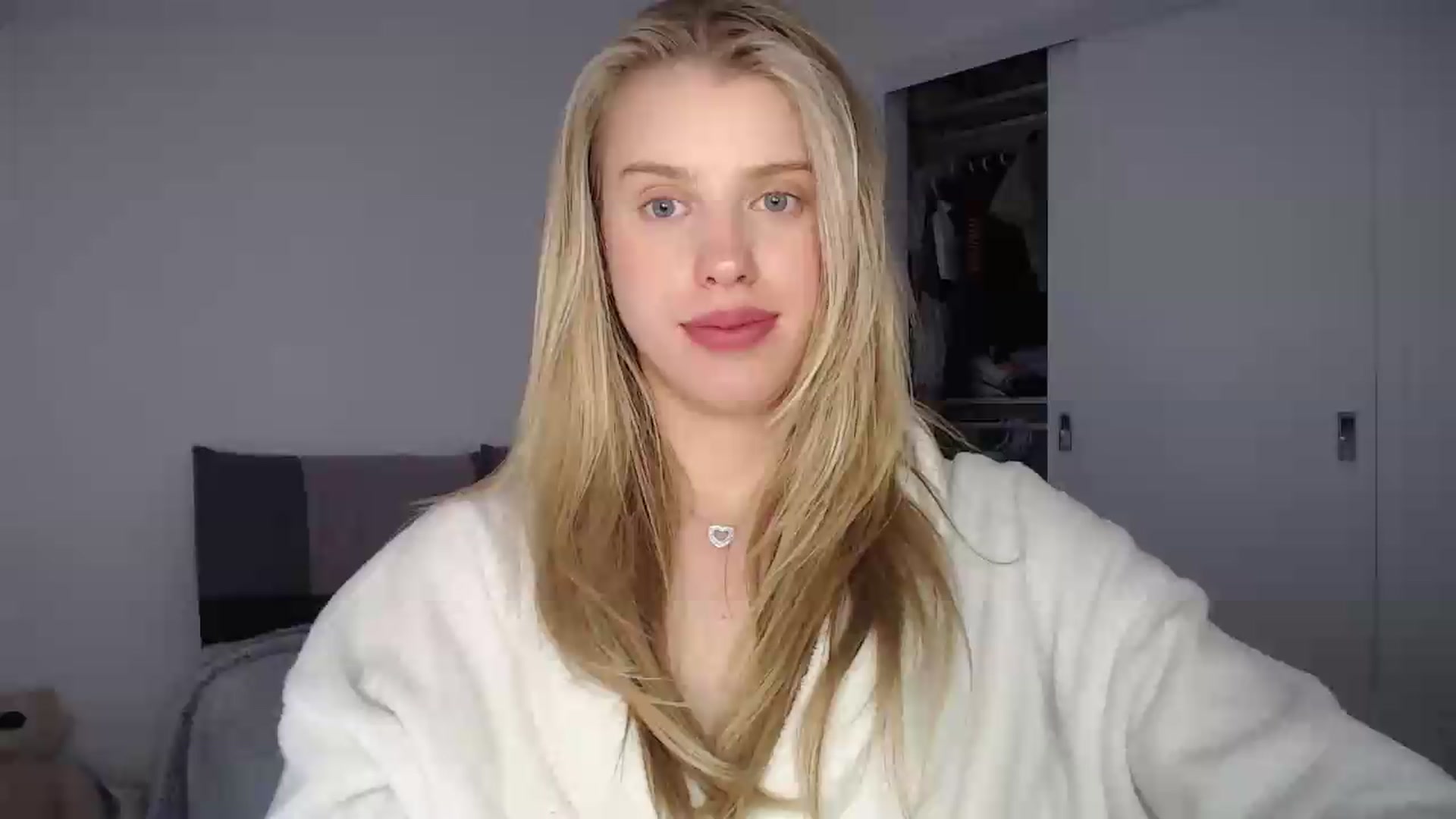 Gallery image thumbnail from LIONESS_1's myfreecams stream on, 05/18/2026, 20:39 image 10 of 20