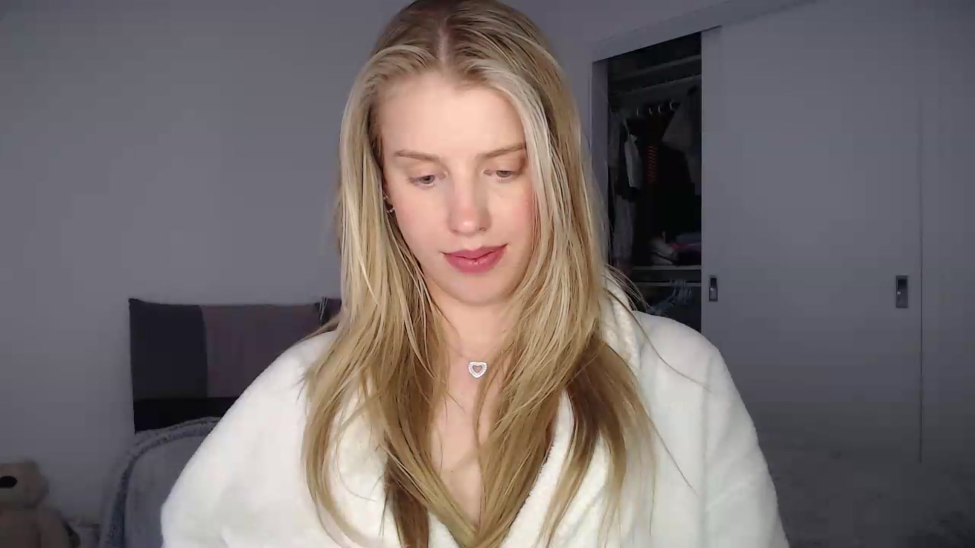 Gallery image thumbnail from LIONESS_1's myfreecams stream on, 05/18/2026, 20:39 image 15 of 20