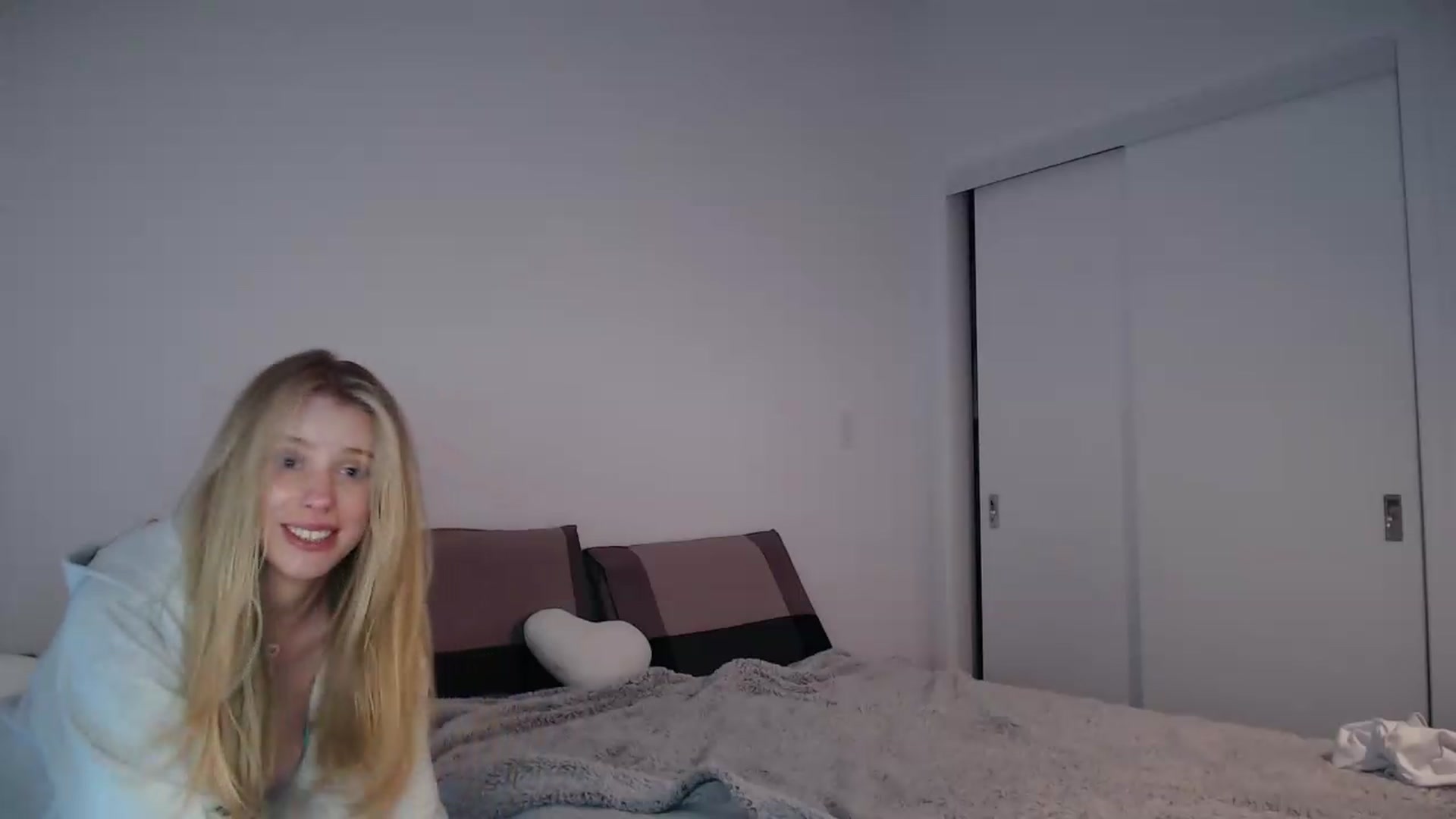 Gallery image thumbnail from LIONESS_1's myfreecams stream on, 06/06/2026, 23:41 image 12 of 20