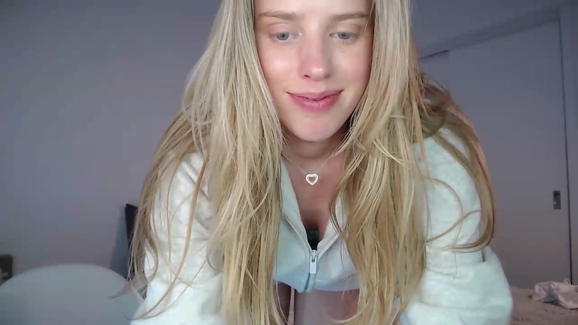Gallery image thumbnail from LIONESS_1's myfreecams stream on, 06/06/2026, 23:41 image 3 of 20