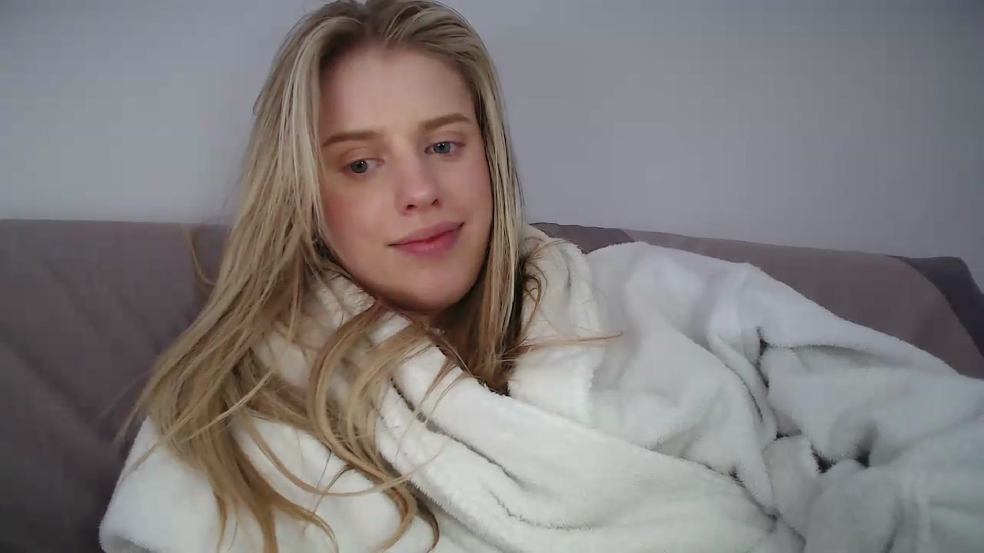 Gallery image thumbnail from LIONESS_1's myfreecams stream on, 06/14/2026, 24:16 image 16 of 20