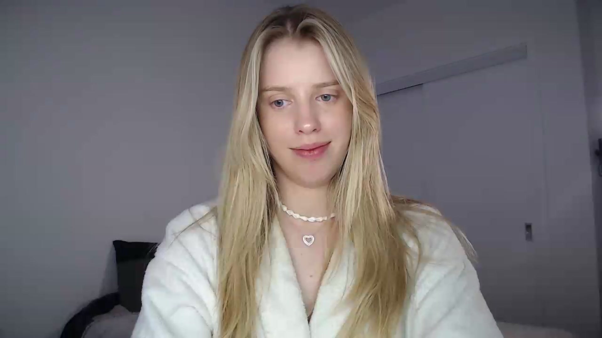 Gallery image thumbnail from LIONESS_1's myfreecams stream on, 07/04/2026, 19:45 image 6 of 20