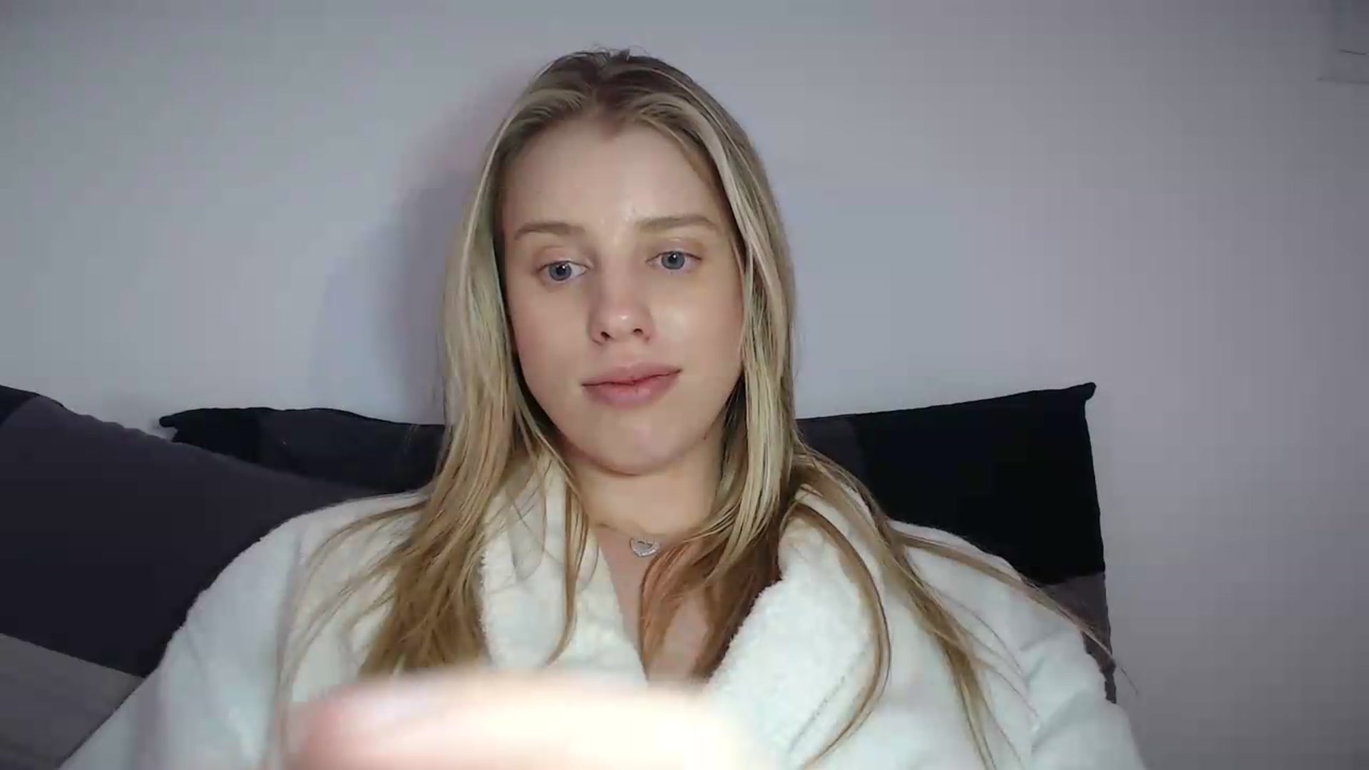 Gallery image thumbnail from LIONESS_1's myfreecams stream on, 07/12/2026, 21:29 image 14 of 20