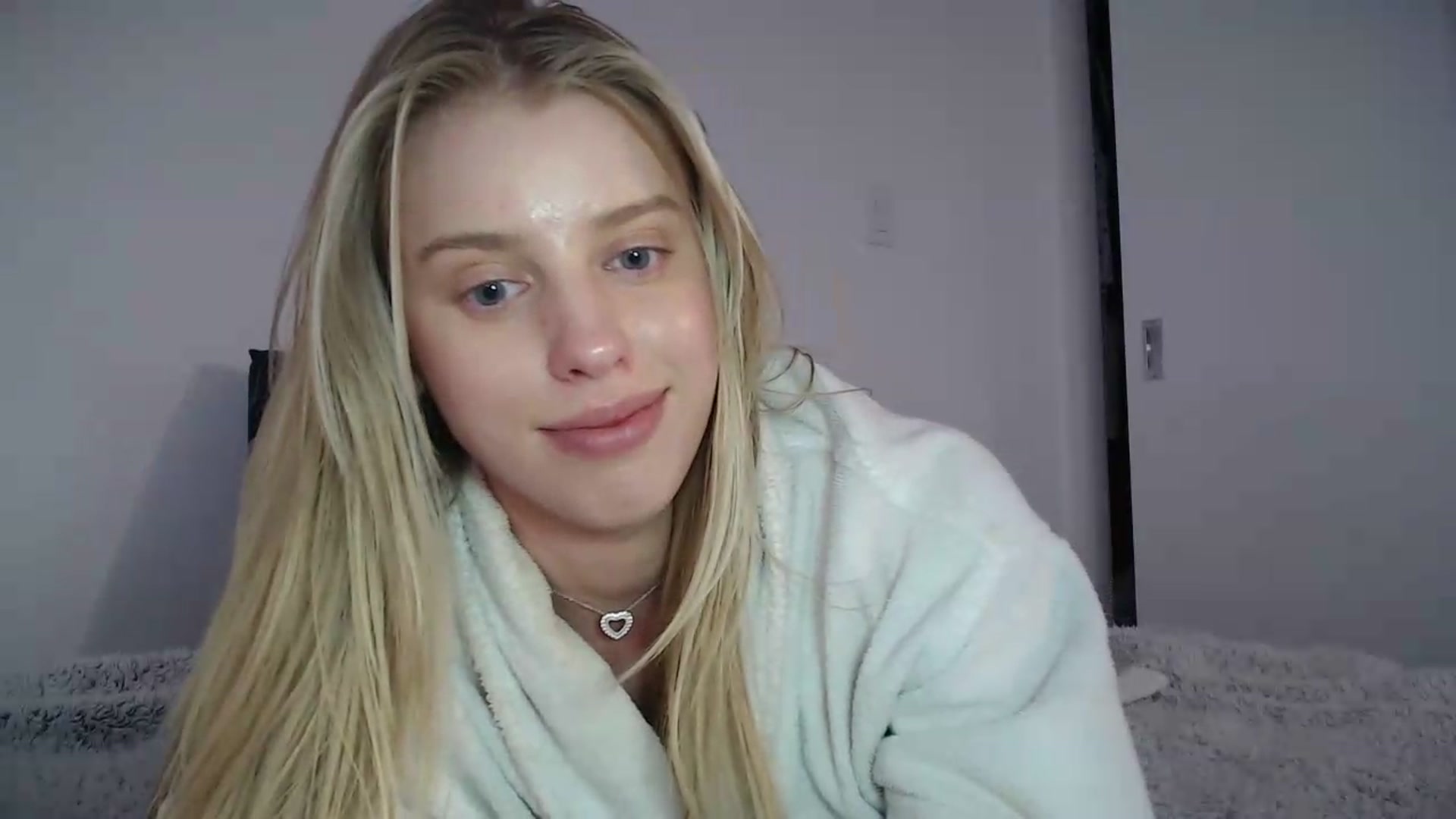 Gallery image thumbnail from LIONESS_1's myfreecams stream on, 07/12/2026, 21:29 image 17 of 20