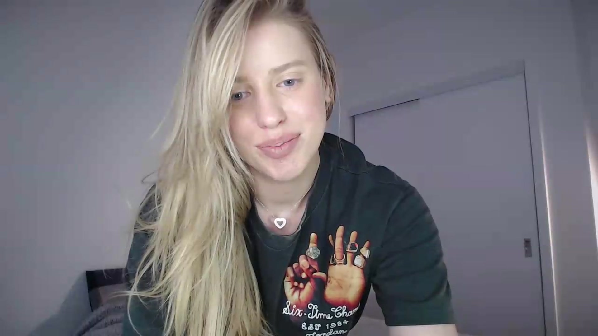 Gallery image thumbnail from LIONESS_1's myfreecams stream on, 07/27/2026, 19:02 image 13 of 20