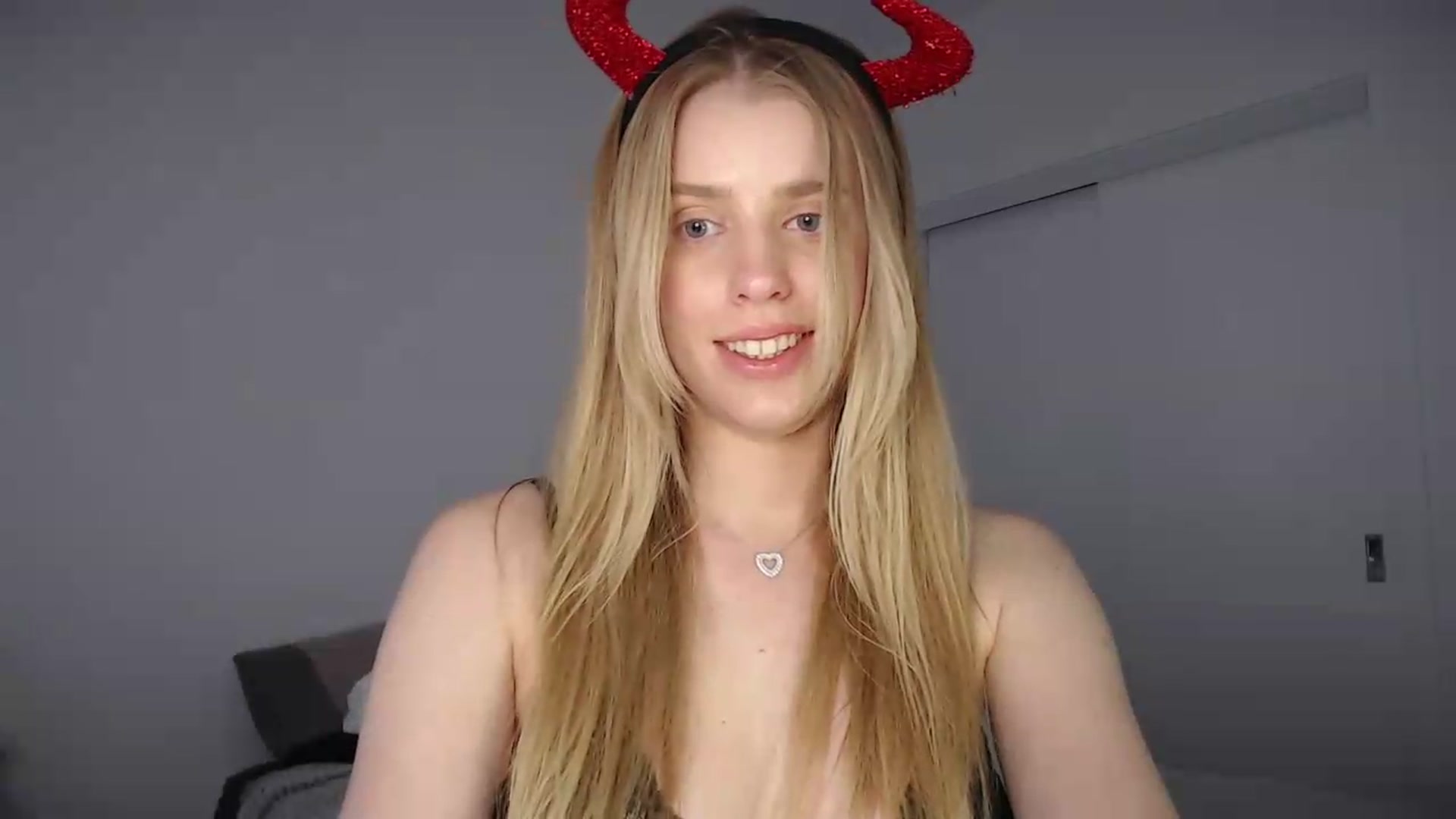 Gallery image thumbnail from LIONESS_1's myfreecams stream on, 08/01/2026, 20:32 image 15 of 20