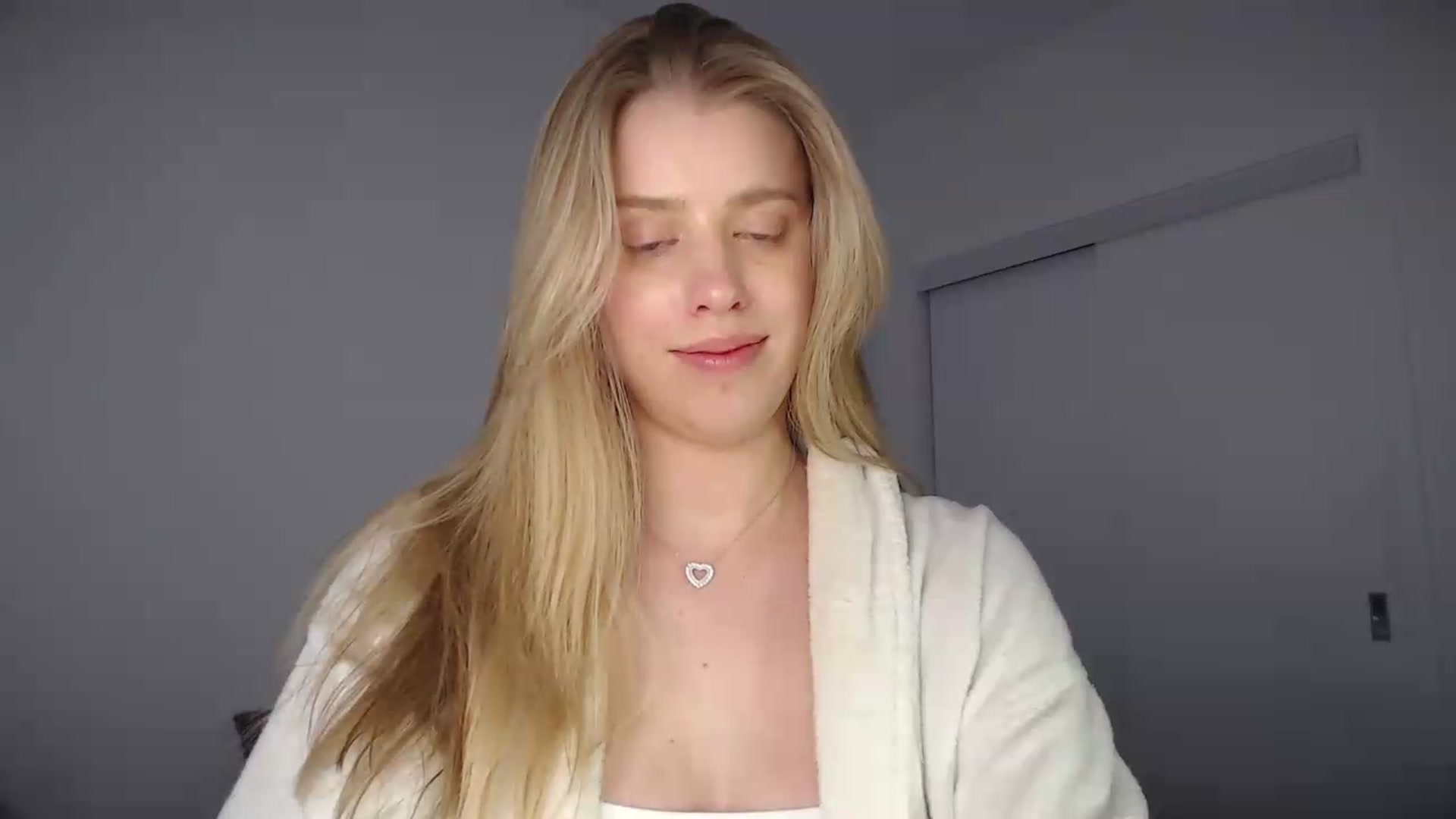 Gallery image thumbnail from LIONESS_1's myfreecams stream on, 08/01/2026, 21:42 image 6 of 20