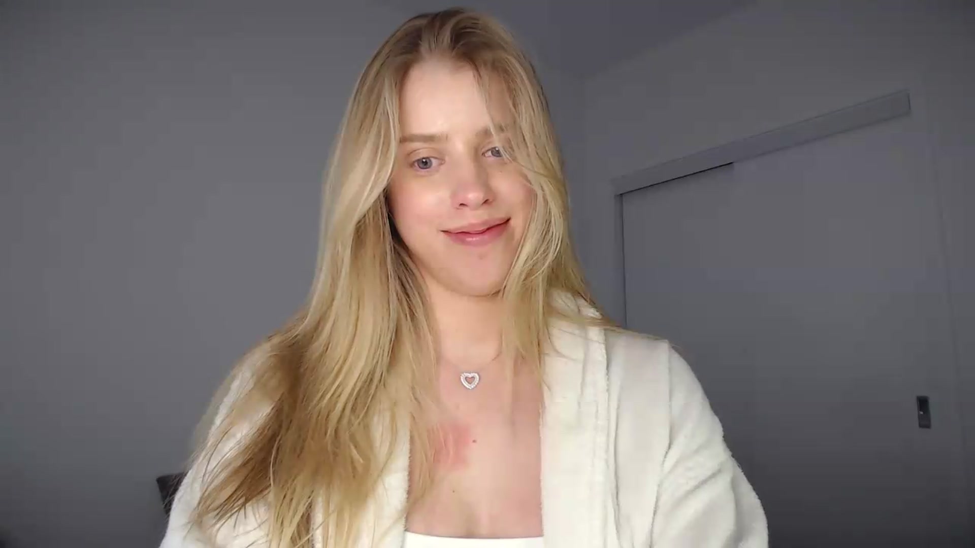 Gallery image thumbnail from LIONESS_1's myfreecams stream on, 08/01/2026, 21:42 image 12 of 20