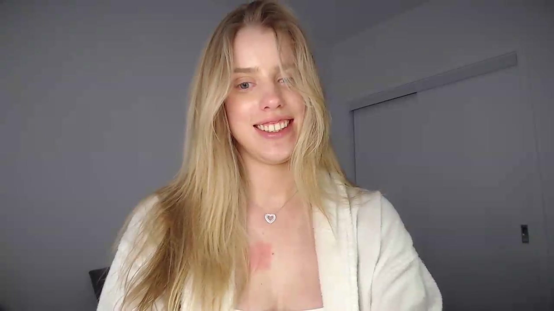 Gallery image thumbnail from LIONESS_1's myfreecams stream on, 08/01/2026, 21:42 image 14 of 20