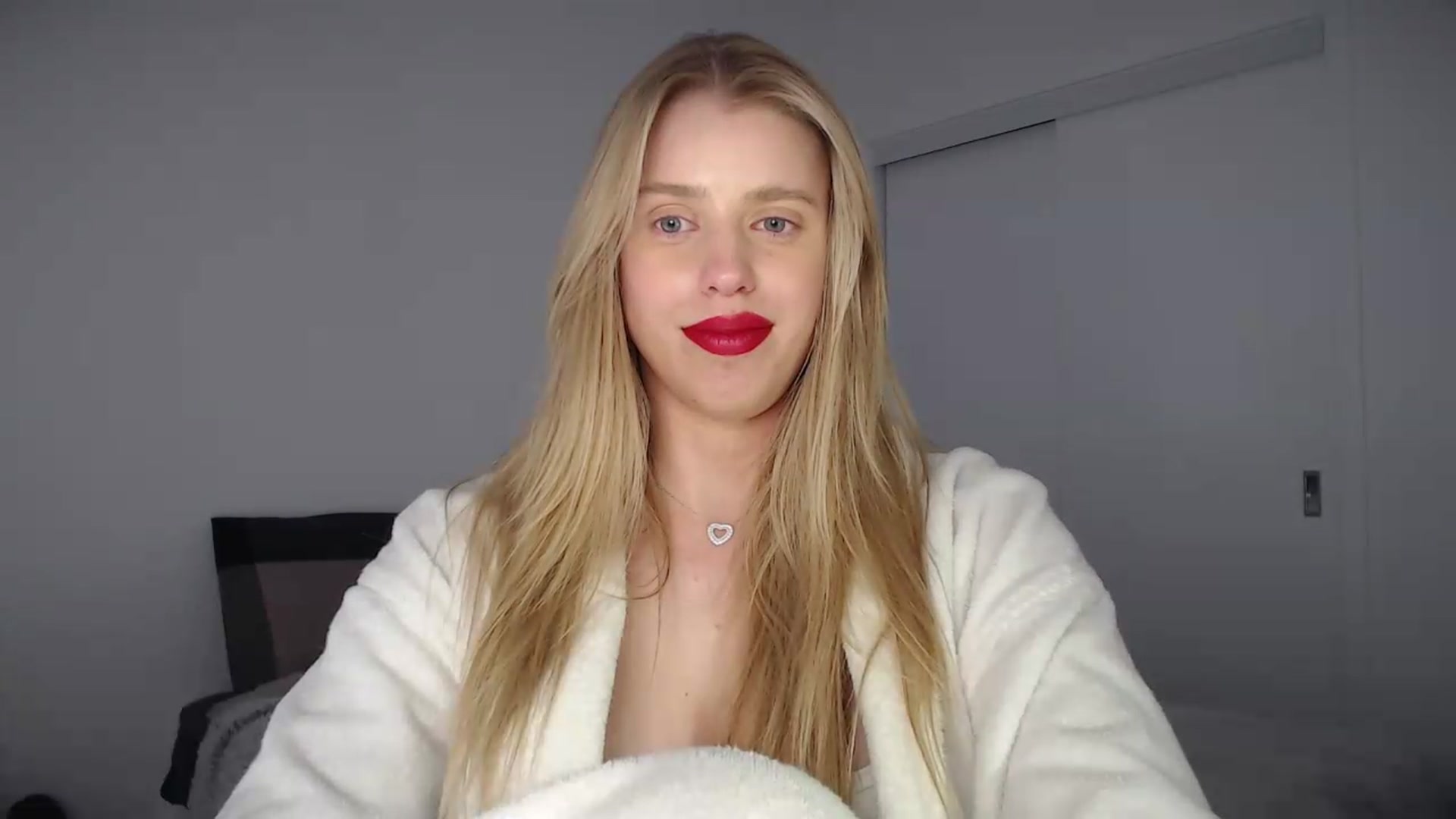 Gallery image thumbnail from LIONESS_1's myfreecams stream on, 08/01/2026, 23:49 image 15 of 20