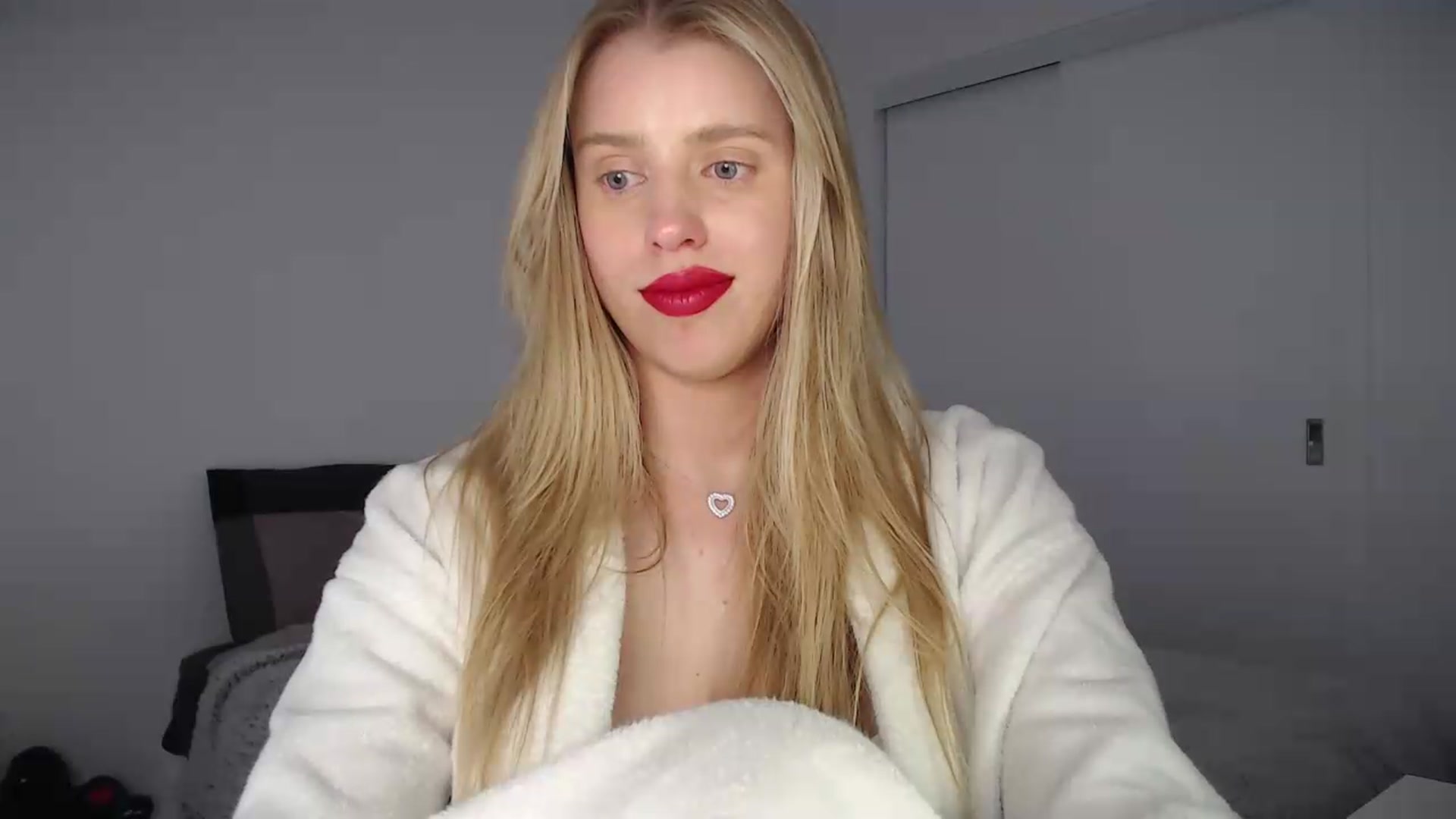 Gallery image thumbnail from LIONESS_1's myfreecams stream on, 08/01/2026, 23:49 image 17 of 20