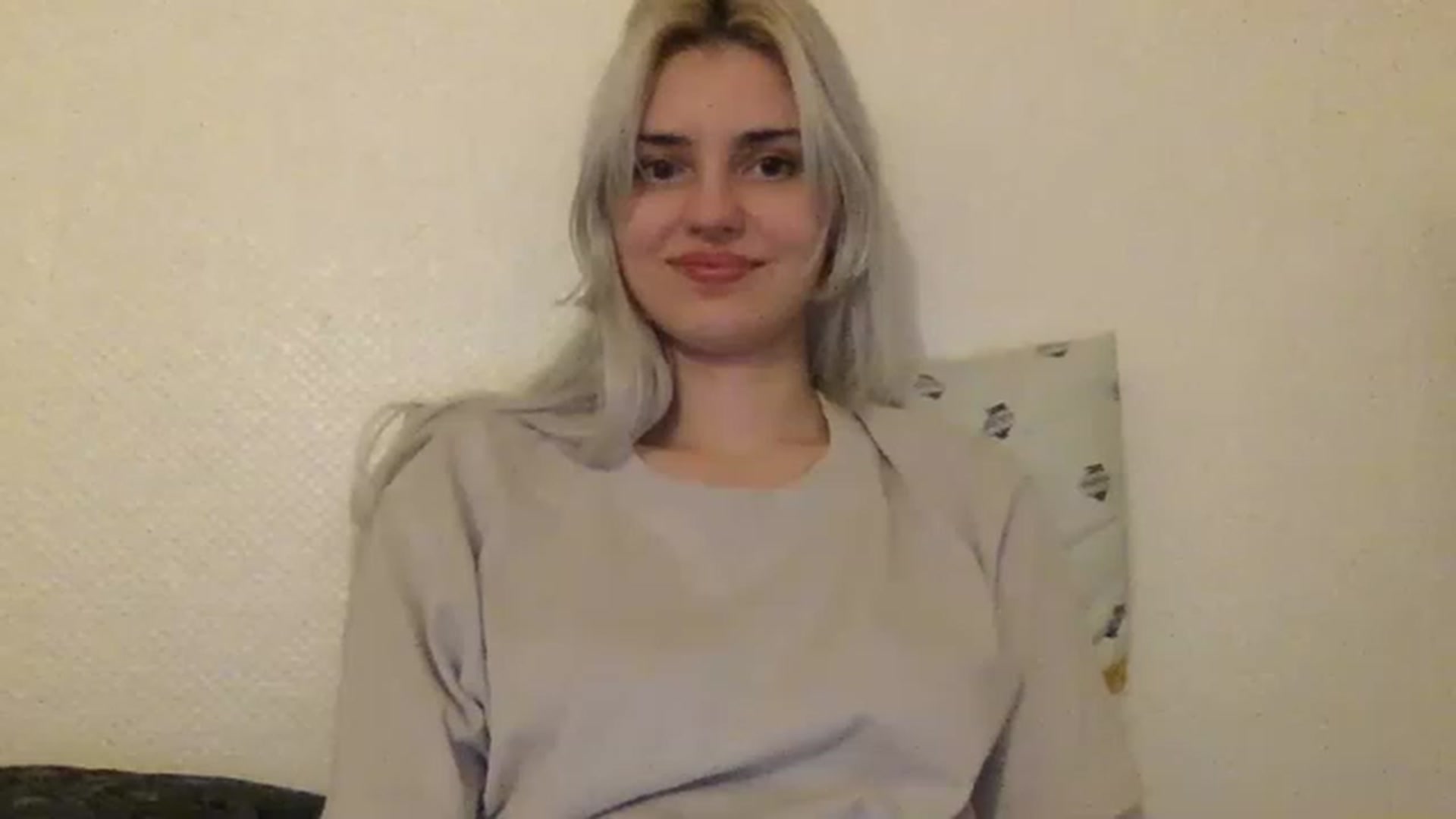 Gallery image thumbnail from LLuckyGirl's myfreecams stream on, 01/16/2023, 02:03 image 15 of 20