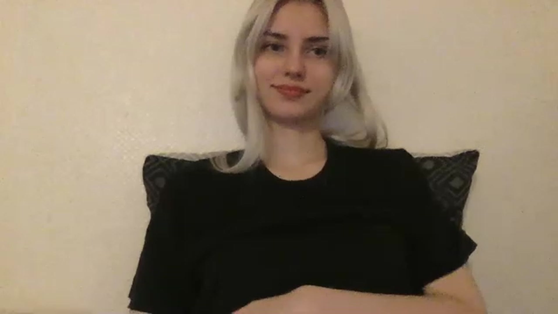 Gallery image thumbnail from LLuckyGirl's myfreecams stream on, 01/19/2023, 23:33 image 13 of 20