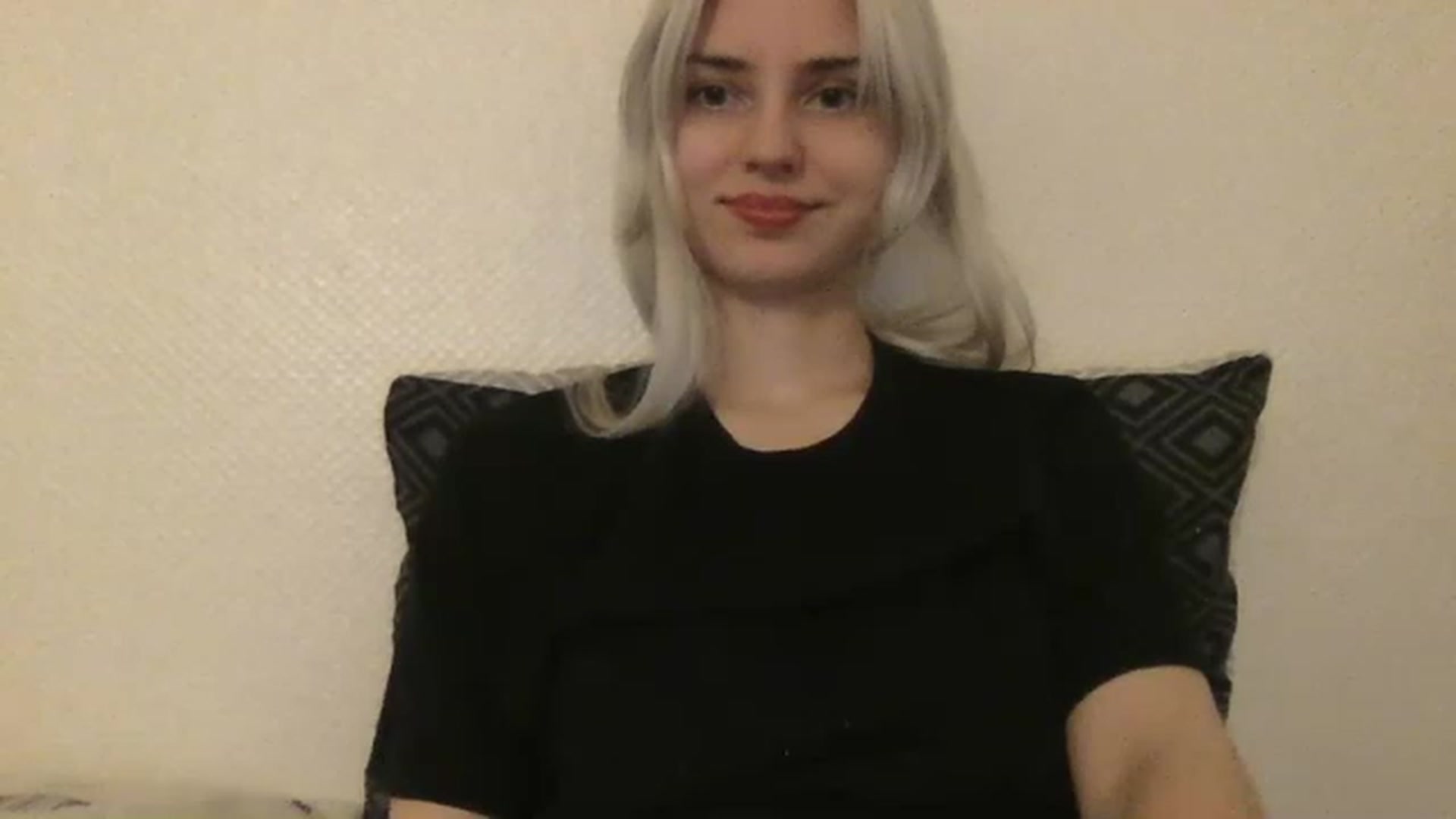 Gallery image thumbnail from LLuckyGirl's myfreecams stream on, 01/19/2023, 23:33 image 19 of 20