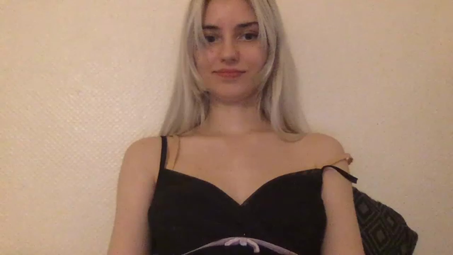 Gallery image thumbnail from LLuckyGirl's myfreecams stream on, 01/29/2023, 03:05 image 7 of 20