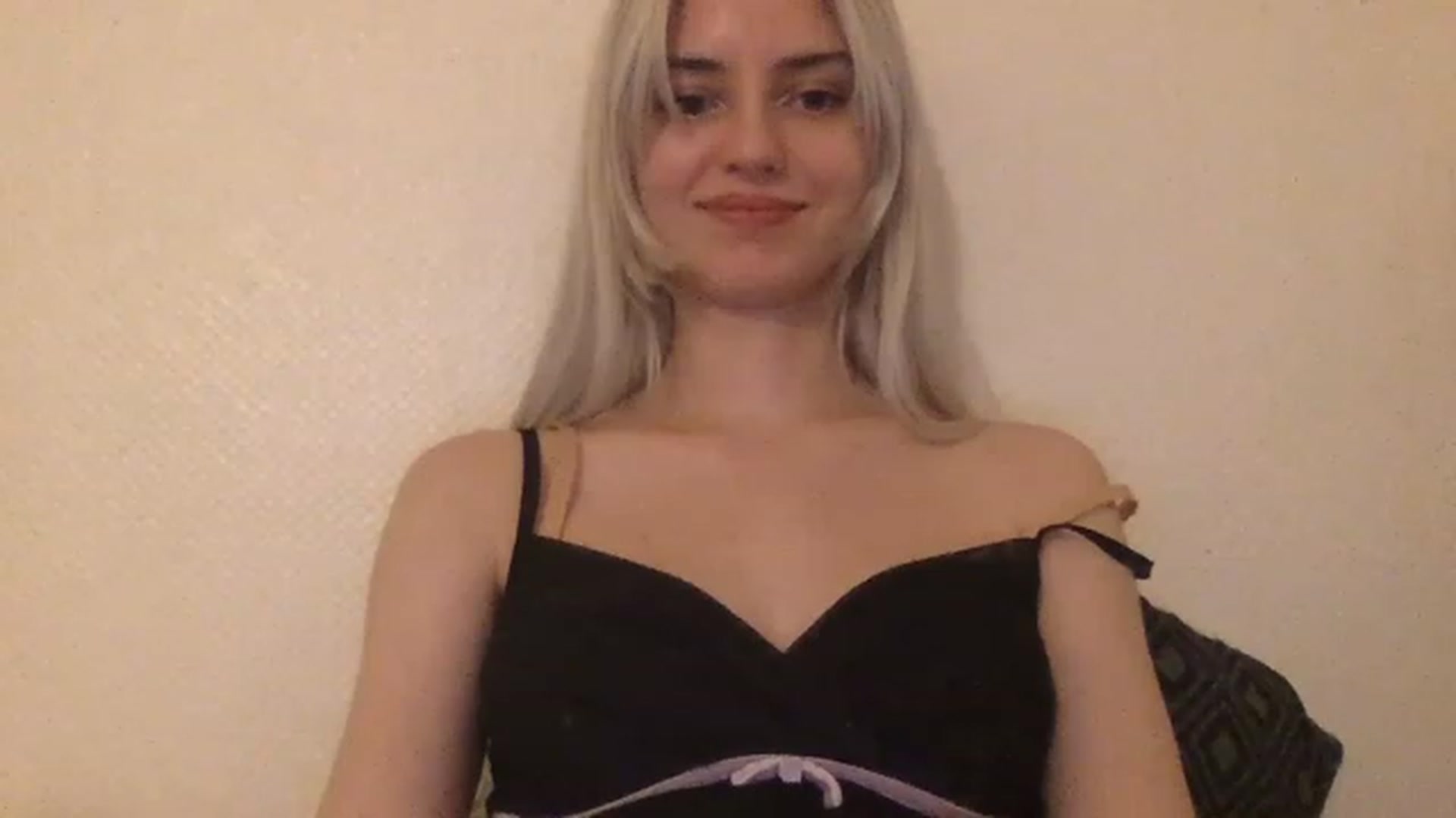 Gallery image thumbnail from LLuckyGirl's myfreecams stream on, 01/29/2023, 03:05 image 4 of 20