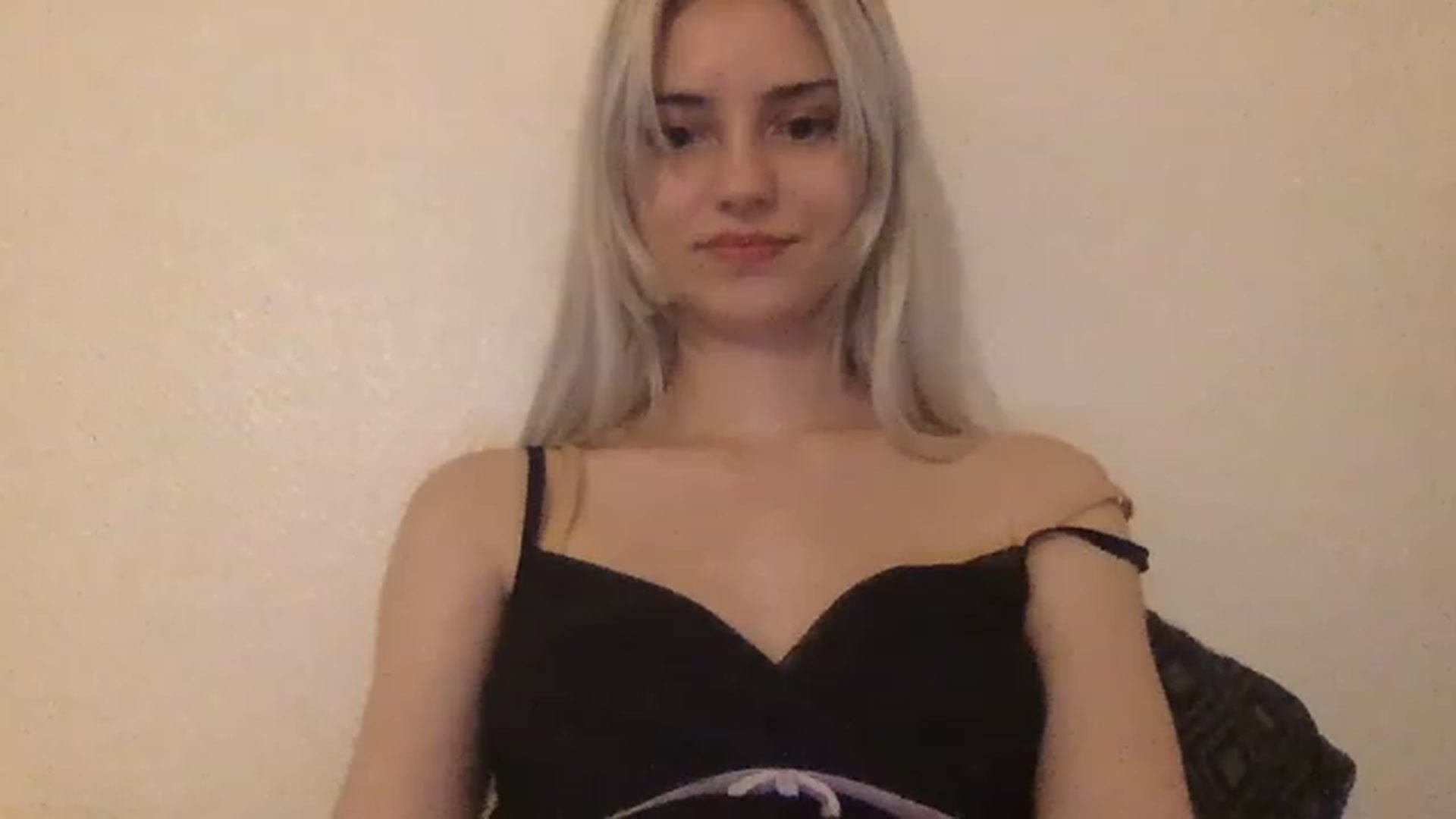 Gallery image thumbnail from LLuckyGirl's myfreecams stream on, 01/29/2023, 03:05 image 5 of 20