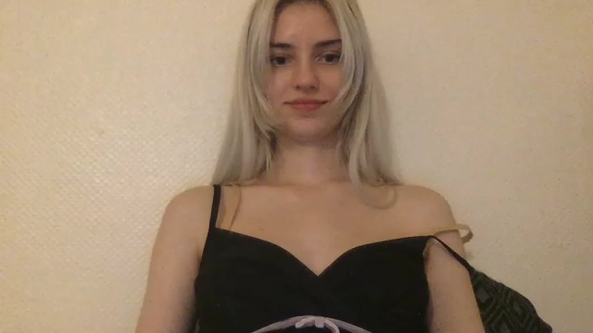 Gallery image thumbnail from LLuckyGirl's myfreecams stream on, 01/29/2023, 03:05 image 10 of 20