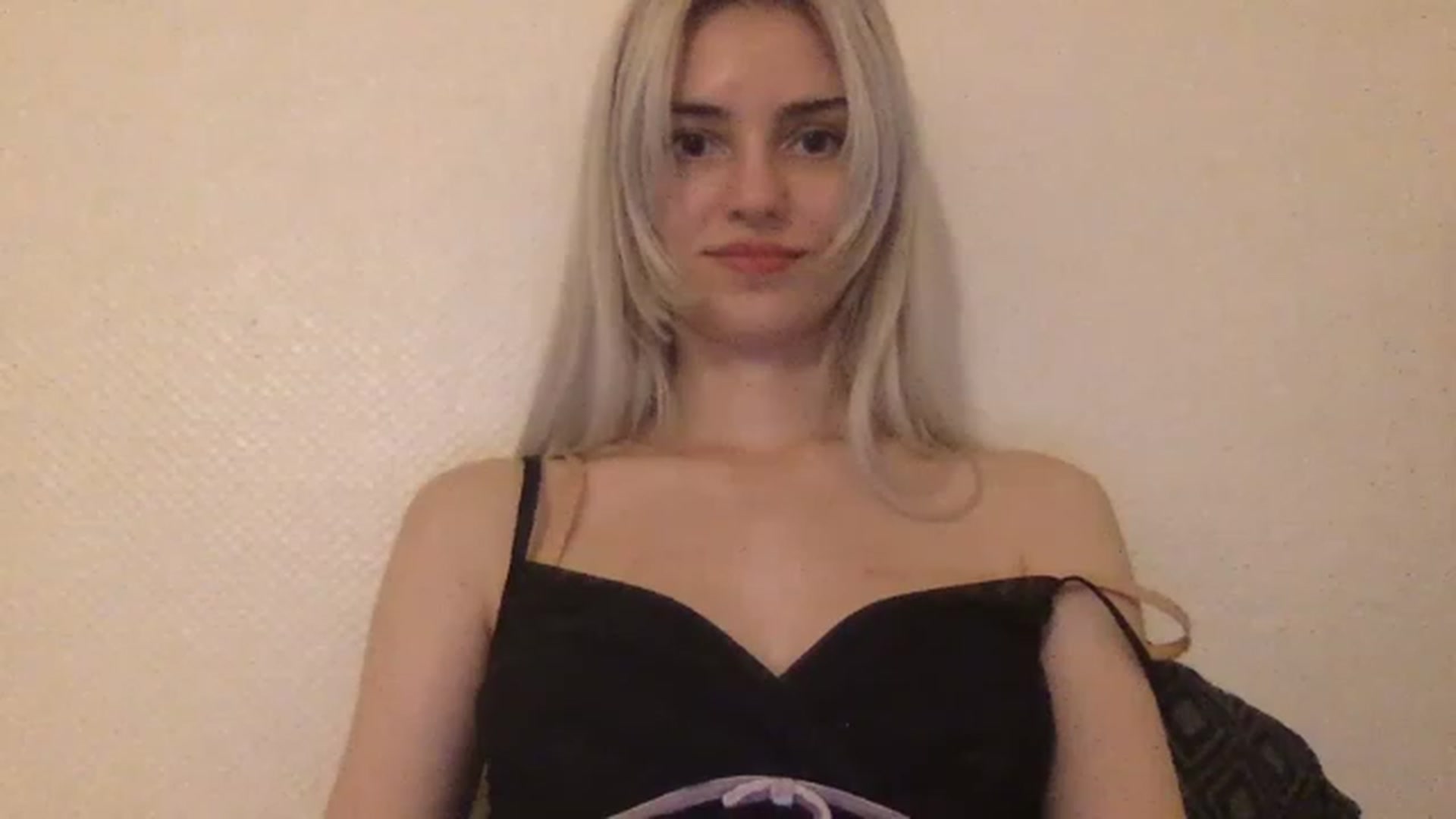 Gallery image thumbnail from LLuckyGirl's myfreecams stream on, 01/29/2023, 03:05 image 13 of 20