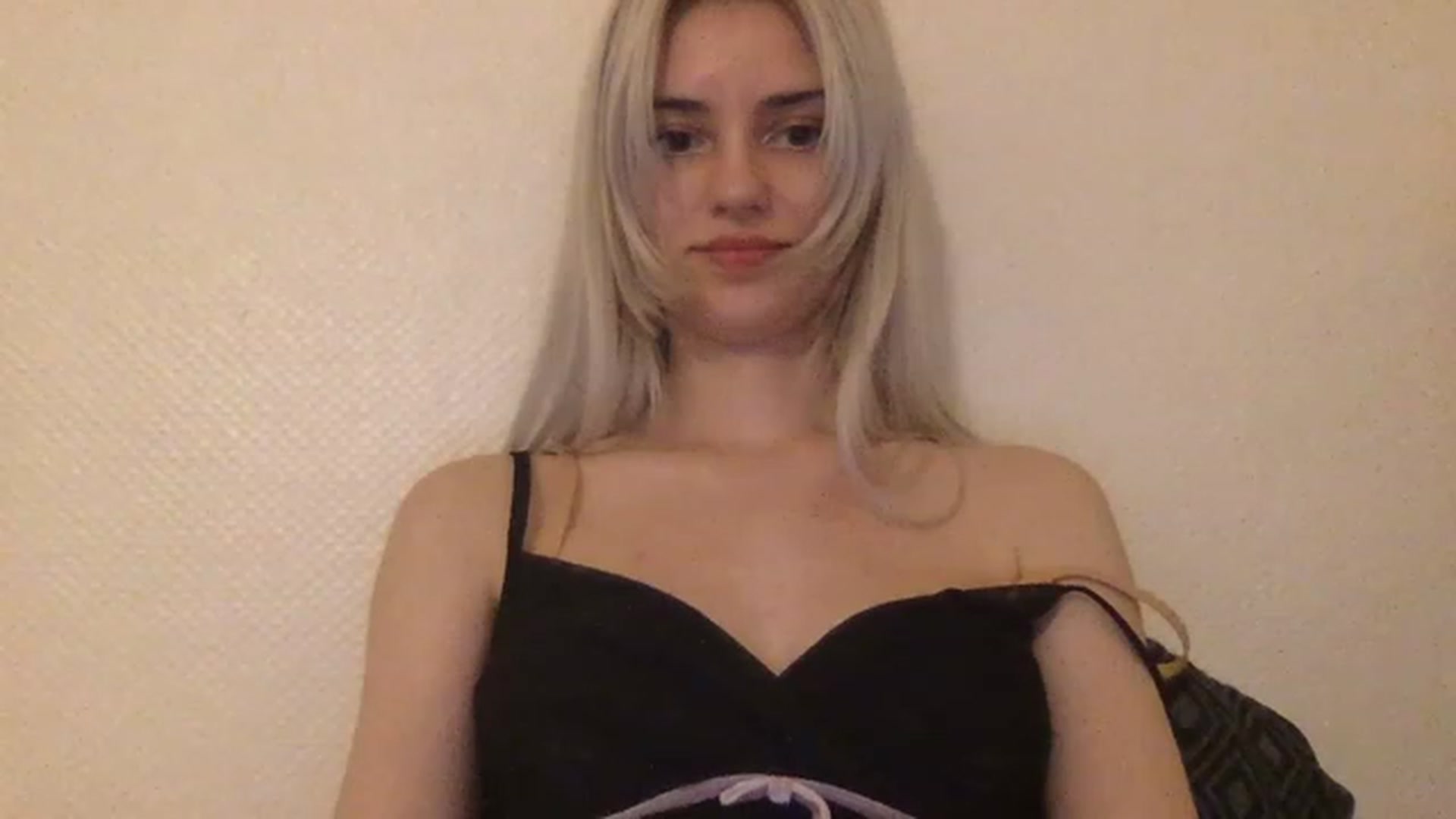 Gallery image thumbnail from LLuckyGirl's myfreecams stream on, 01/29/2023, 03:05 image 17 of 20