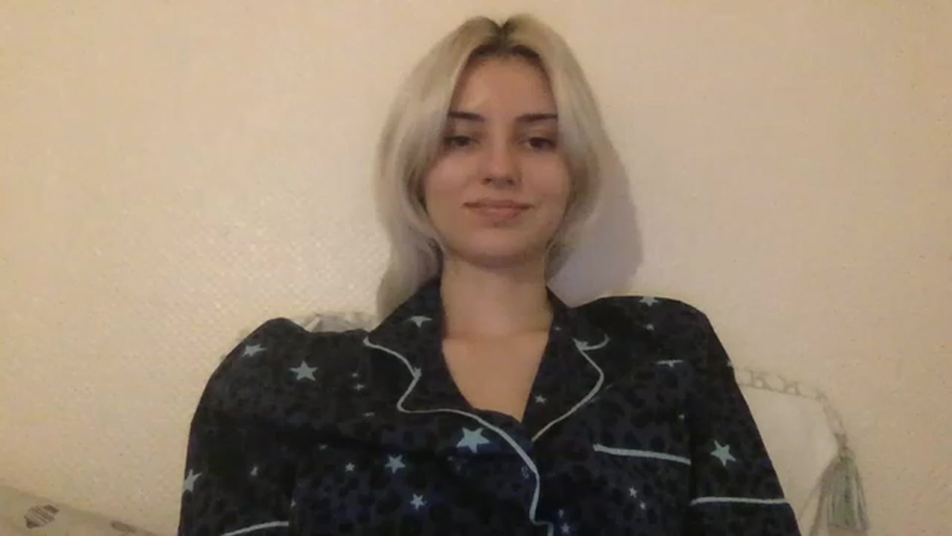 Gallery image thumbnail from LLuckyGirl's myfreecams stream on, 02/03/2023, 02:20 image 17 of 20
