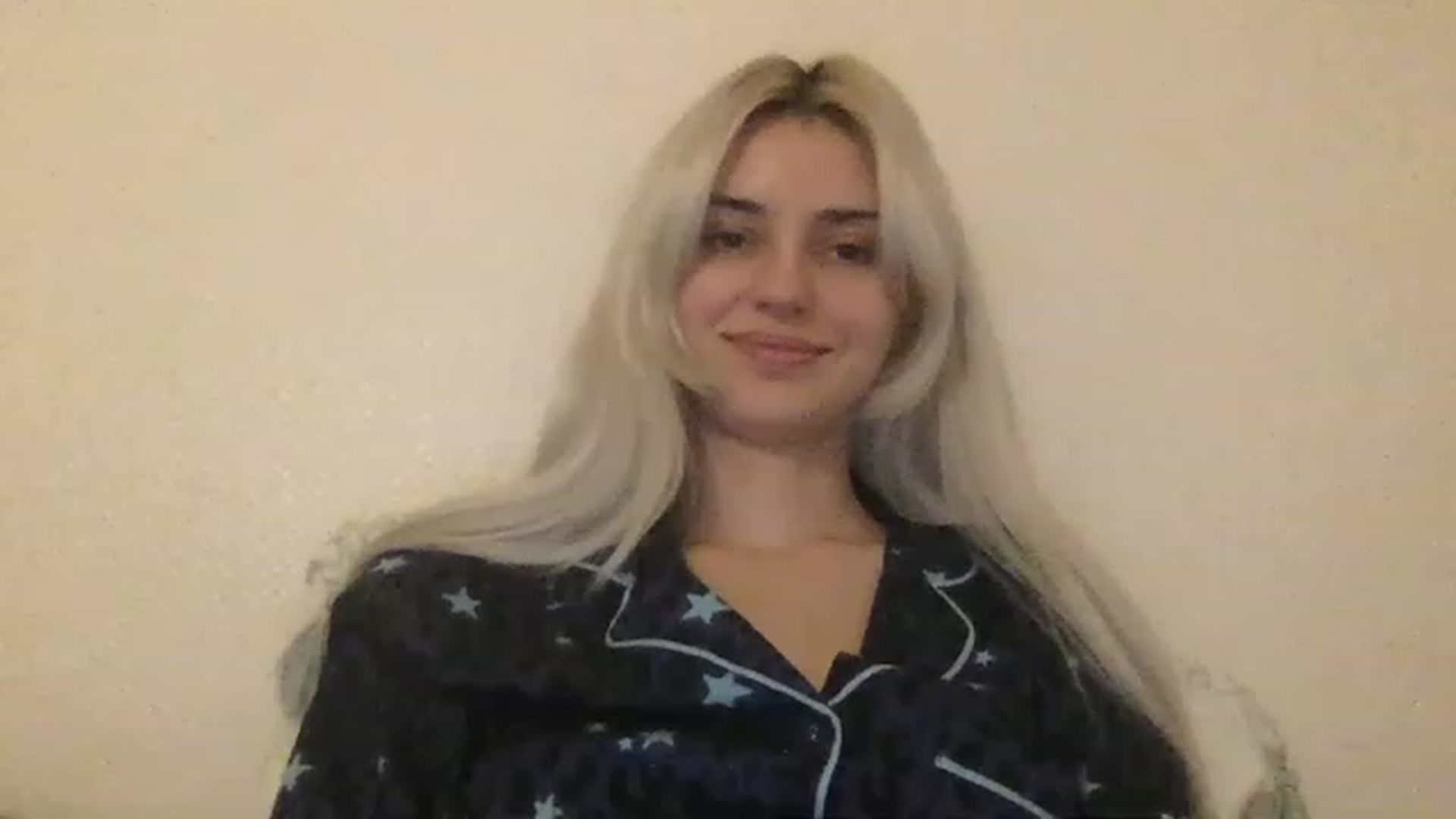 Gallery image thumbnail from LLuckyGirl's myfreecams stream on, 02/03/2023, 02:20 image 1 of 20