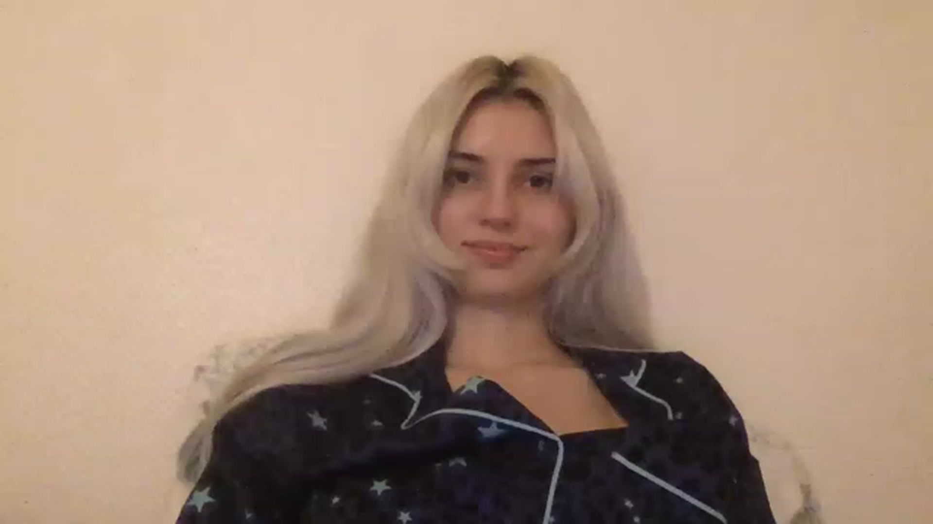 Gallery image thumbnail from LLuckyGirl's myfreecams stream on, 02/03/2023, 02:20 image 12 of 20