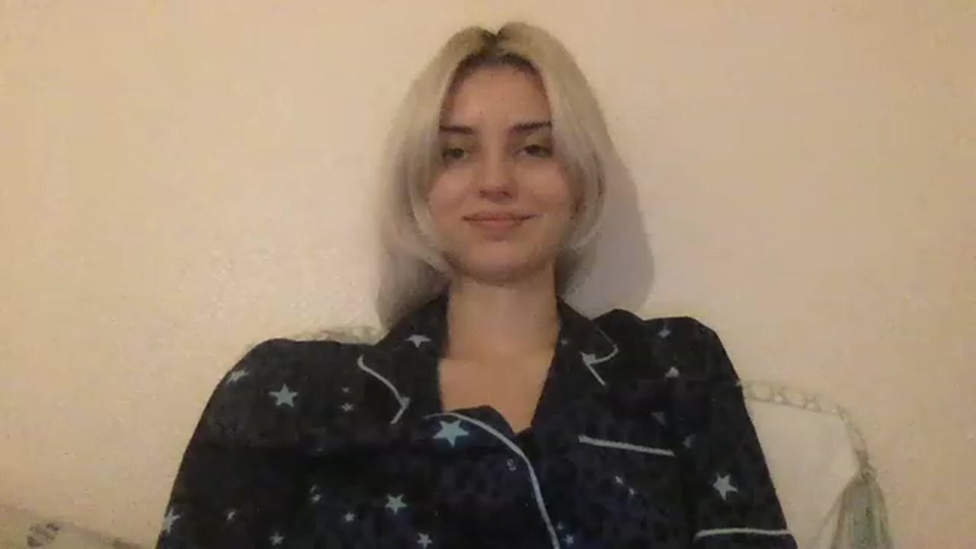 Gallery image thumbnail from LLuckyGirl's myfreecams stream on, 02/03/2023, 02:20 image 18 of 20