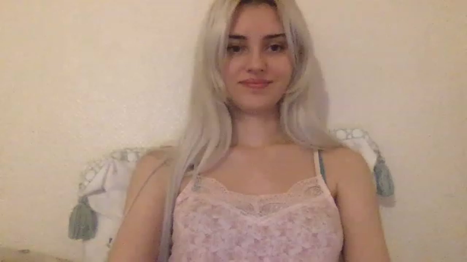 Gallery image thumbnail from LLuckyGirl's myfreecams stream on, 02/04/2023, 02:14 image 11 of 20
