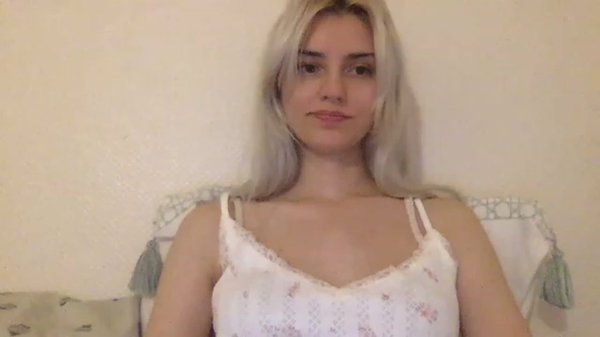 Gallery image thumbnail from LLuckyGirl's myfreecams stream on, 02/05/2023, 02:01 image 18 of 20