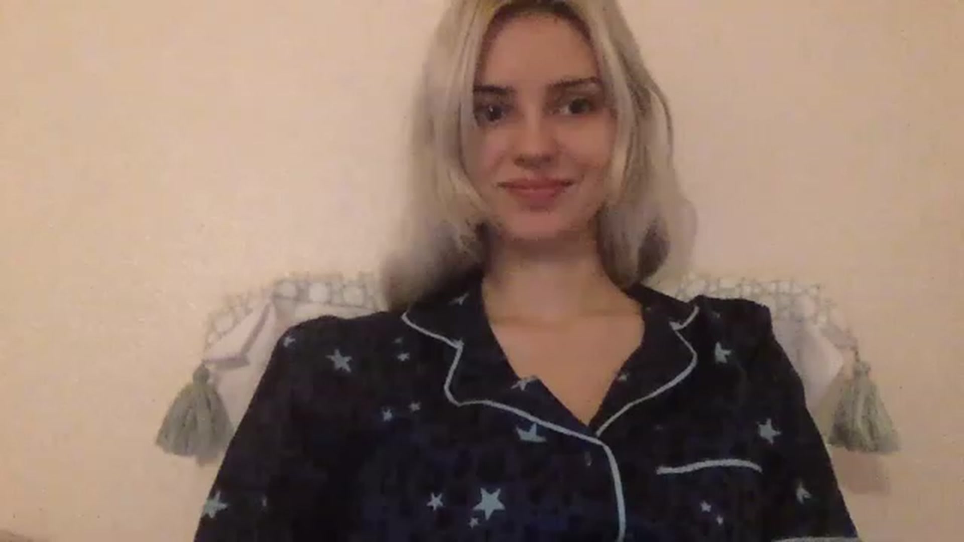 Gallery image thumbnail from LLuckyGirl's myfreecams stream on, 02/07/2023, 01:40 image 4 of 20