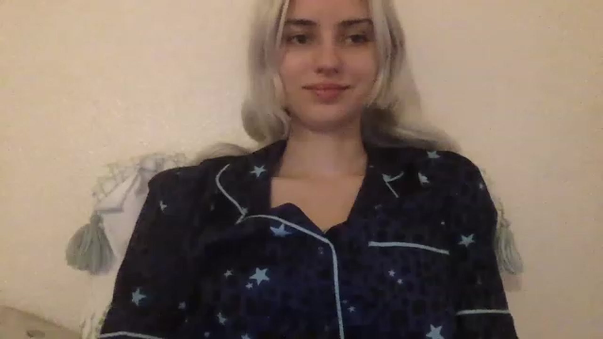 Gallery image thumbnail from LLuckyGirl's myfreecams stream on, 02/07/2023, 01:40 image 19 of 20