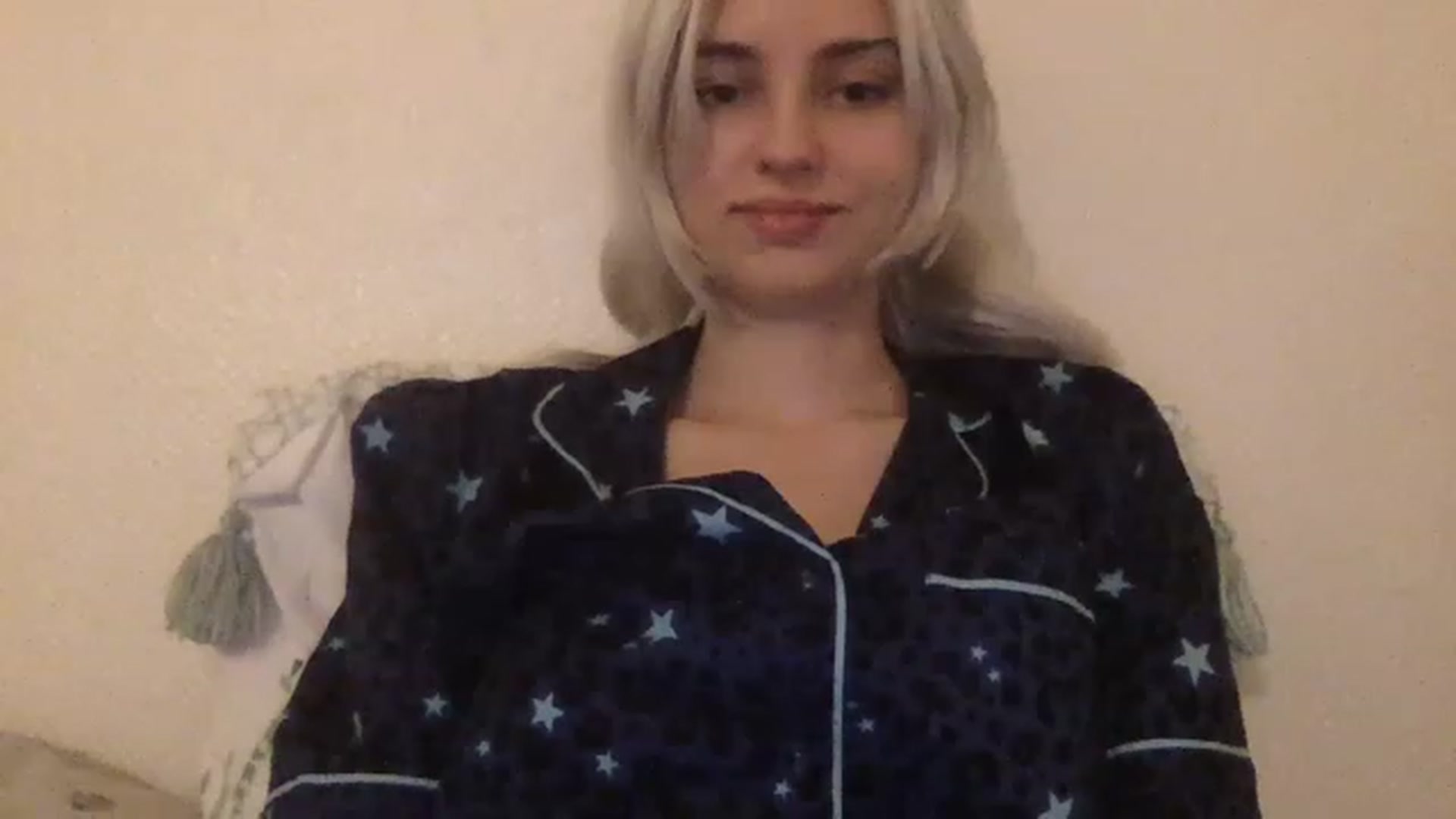 Gallery image thumbnail from LLuckyGirl's myfreecams stream on, 02/07/2023, 01:40 image 18 of 20