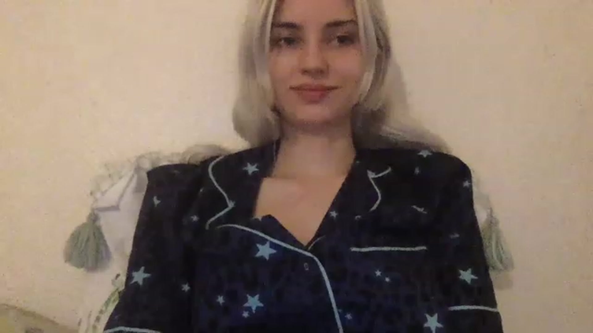 Gallery image thumbnail from LLuckyGirl's myfreecams stream on, 02/07/2023, 01:40 image 20 of 20