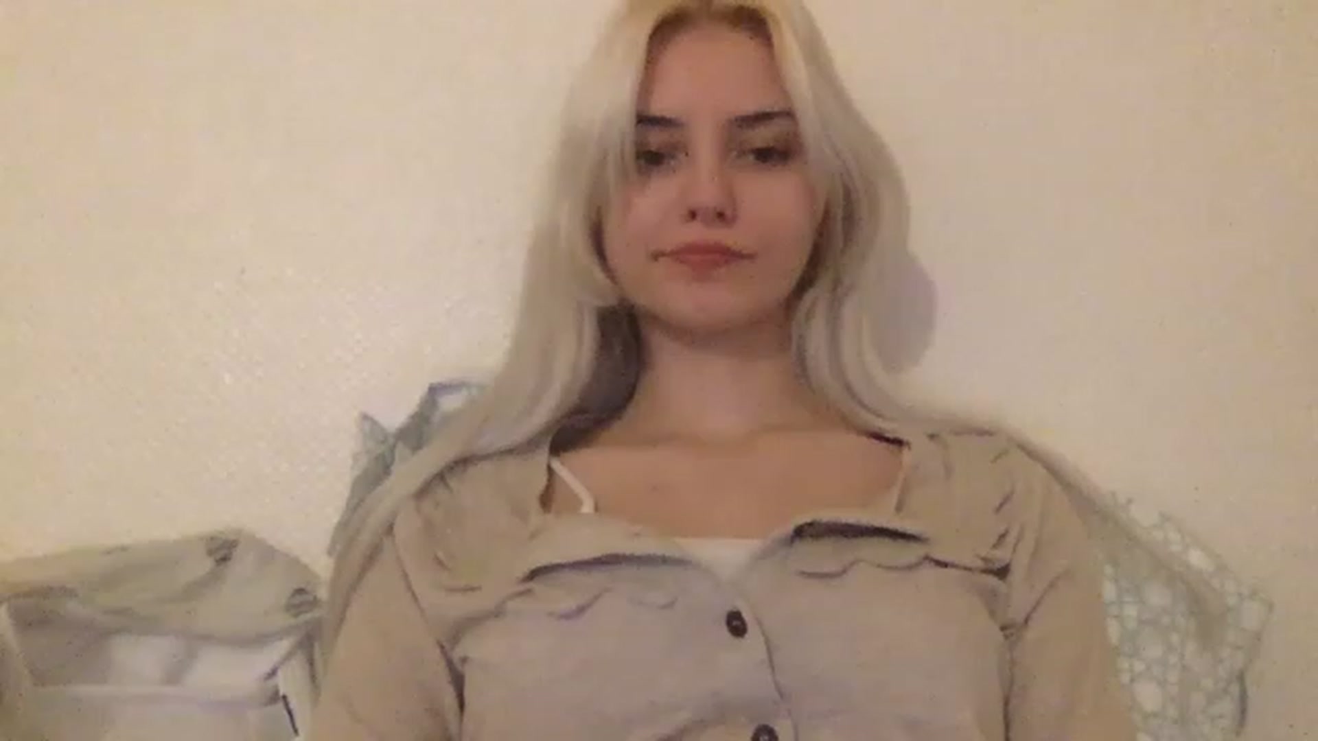 Gallery image thumbnail from LLuckyGirl's myfreecams stream on, 02/14/2023, 24:01 image 11 of 20