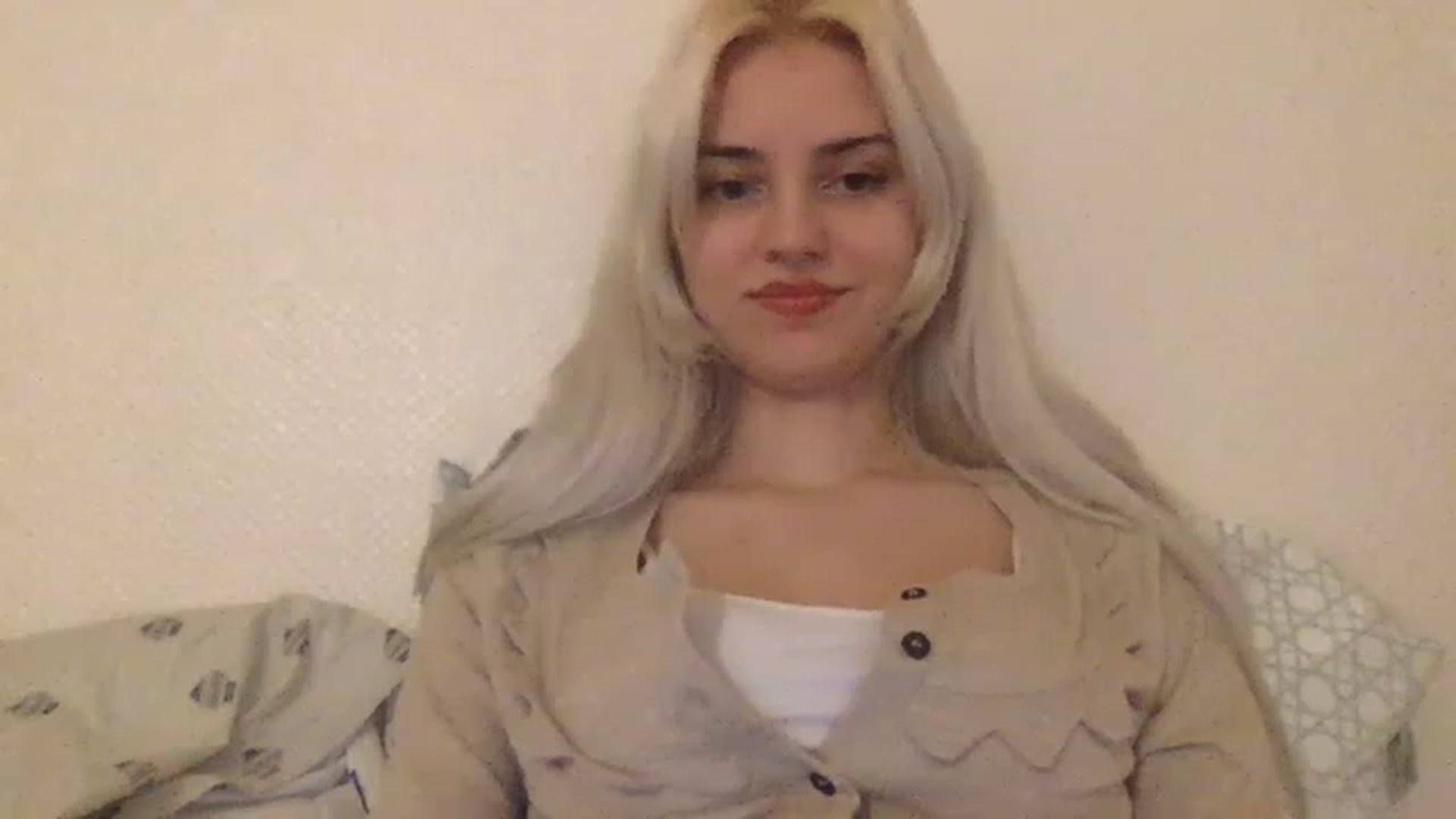 Gallery image thumbnail from LLuckyGirl's myfreecams stream on, 02/14/2023, 24:01 image 3 of 20