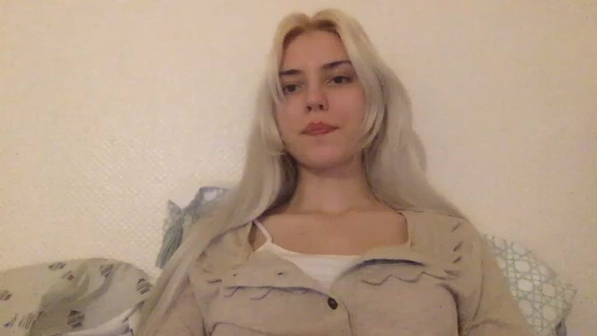 Gallery image thumbnail from LLuckyGirl's myfreecams stream on, 02/14/2023, 24:01 image 14 of 20