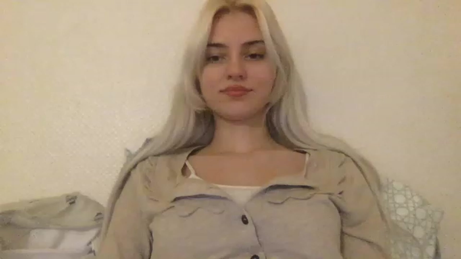 Gallery image thumbnail from LLuckyGirl's myfreecams stream on, 02/14/2023, 24:01 image 9 of 20