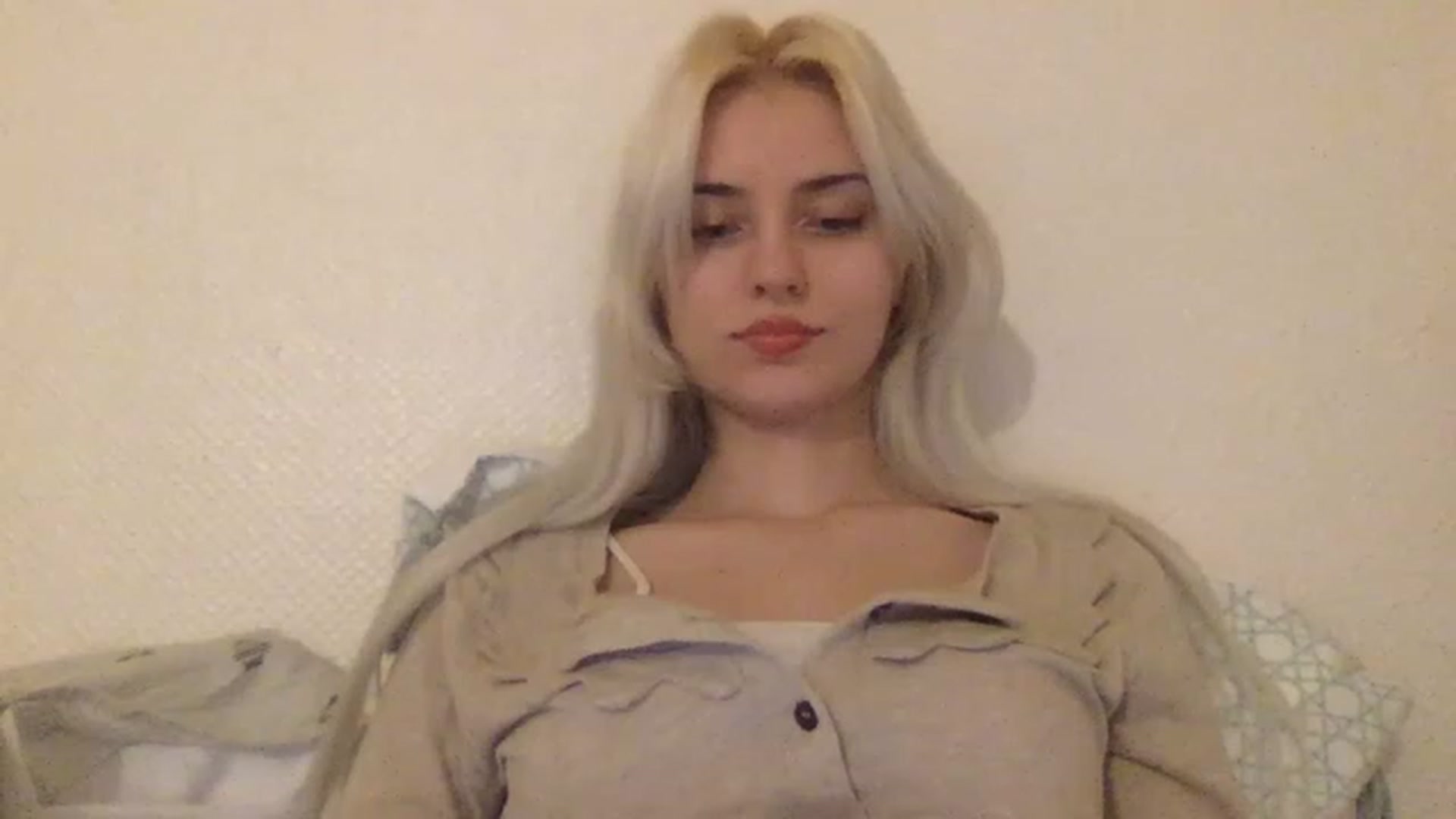 Gallery image thumbnail from LLuckyGirl's myfreecams stream on, 02/14/2023, 24:01 image 10 of 20