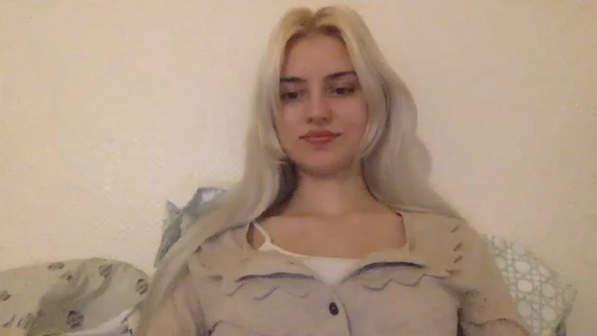 Gallery image thumbnail from LLuckyGirl's myfreecams stream on, 02/14/2023, 24:01 image 13 of 20