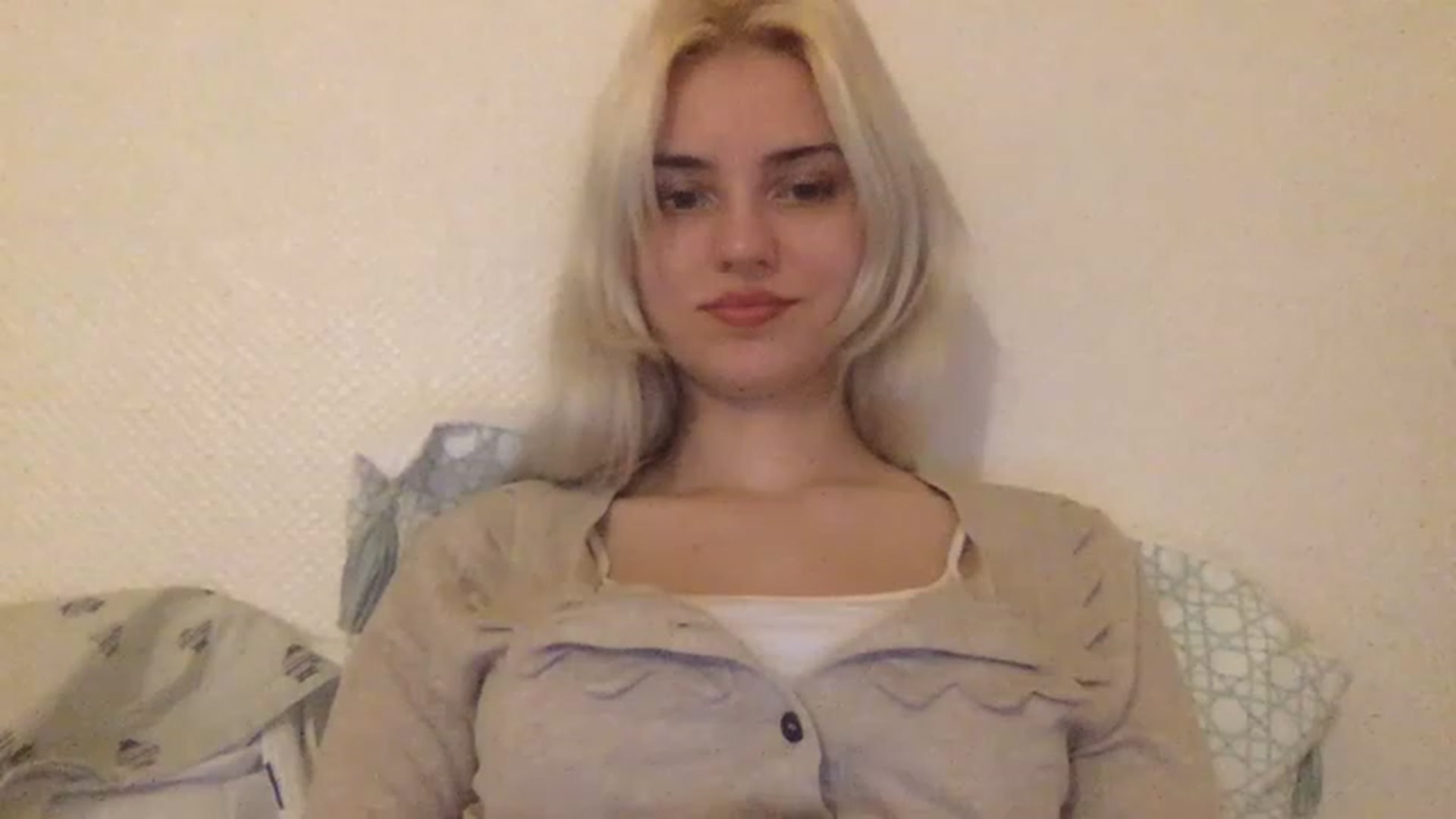Gallery image thumbnail from LLuckyGirl's myfreecams stream on, 02/14/2023, 24:01 image 20 of 20