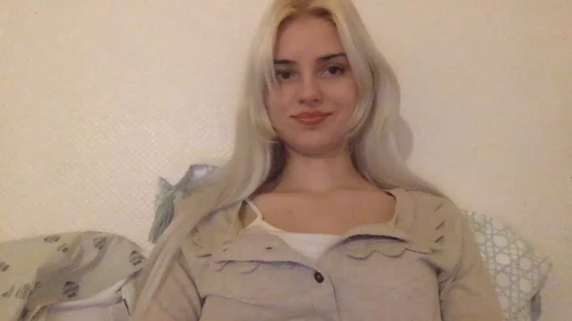 Gallery image thumbnail from LLuckyGirl's myfreecams stream on, 02/14/2023, 24:01 image 15 of 20