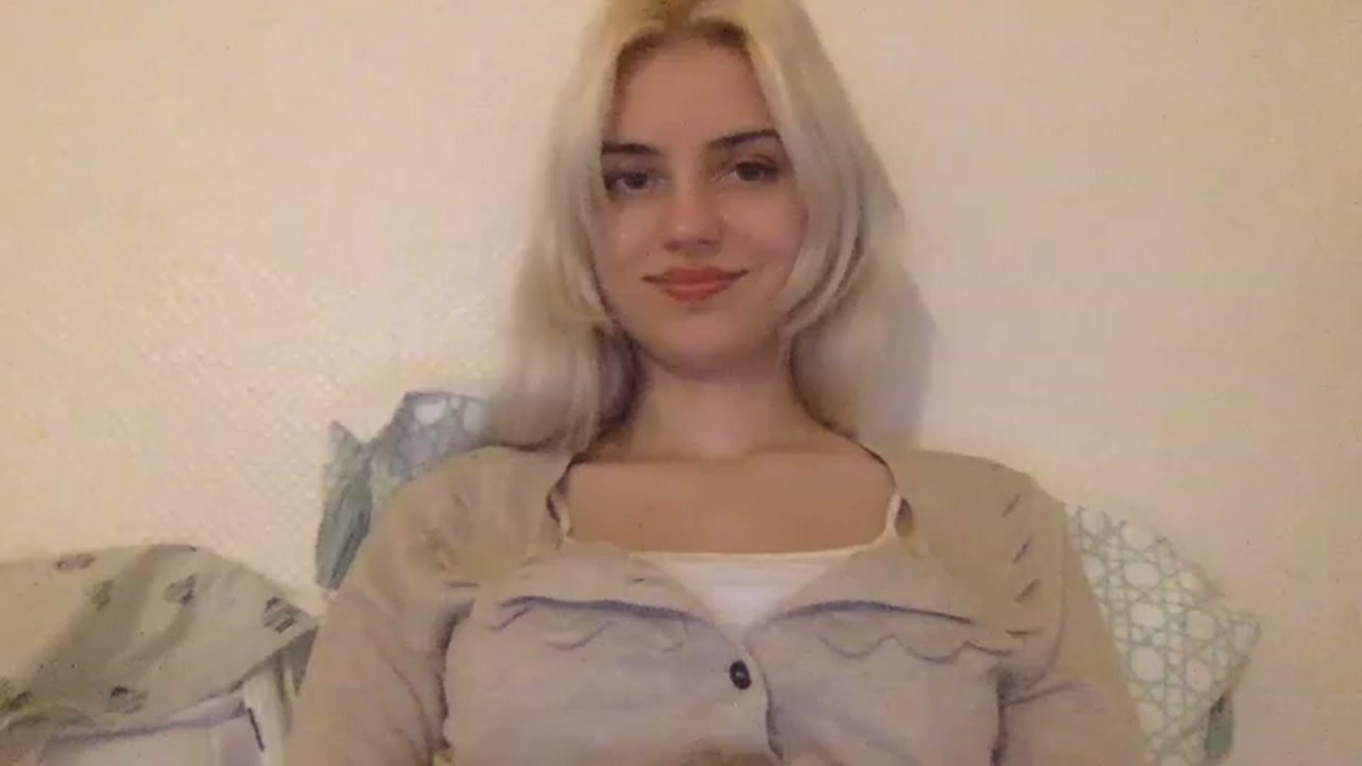 Gallery image thumbnail from LLuckyGirl's myfreecams stream on, 02/14/2023, 01:09 image 4 of 20