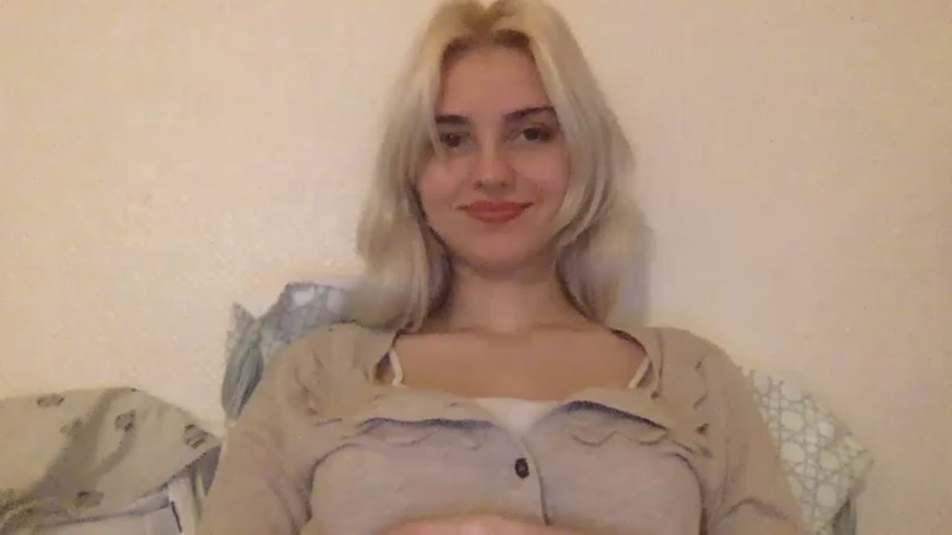 Gallery image thumbnail from LLuckyGirl's myfreecams stream on, 02/14/2023, 01:09 image 7 of 20