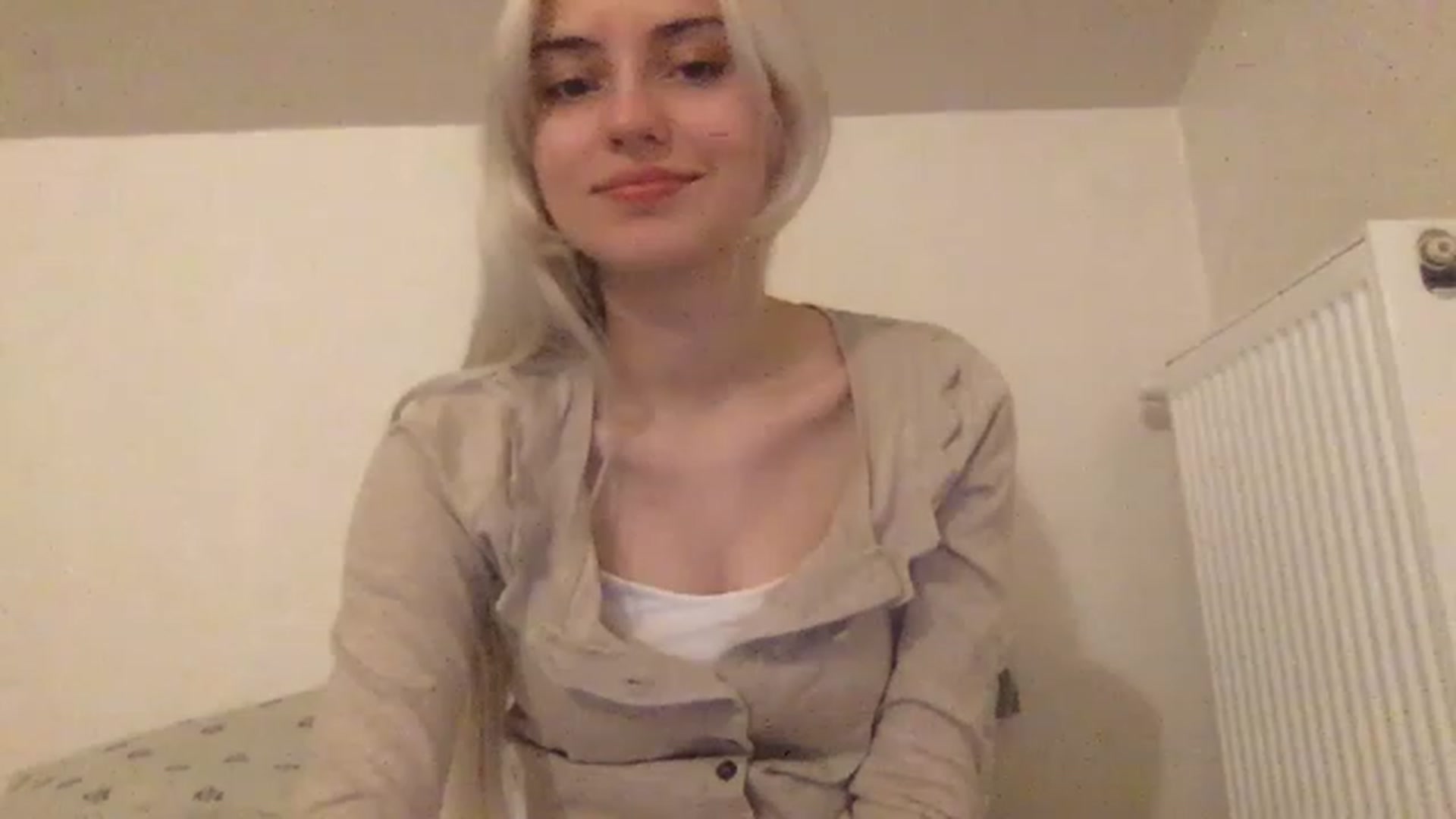 Gallery image thumbnail from LLuckyGirl's myfreecams stream on, 02/14/2023, 01:09 image 16 of 20